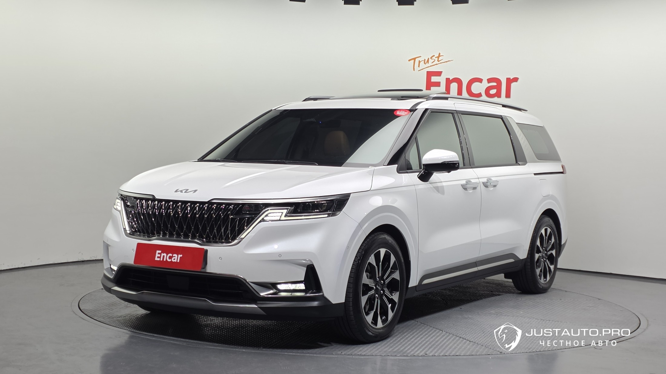 Автомобиль Kia Canival