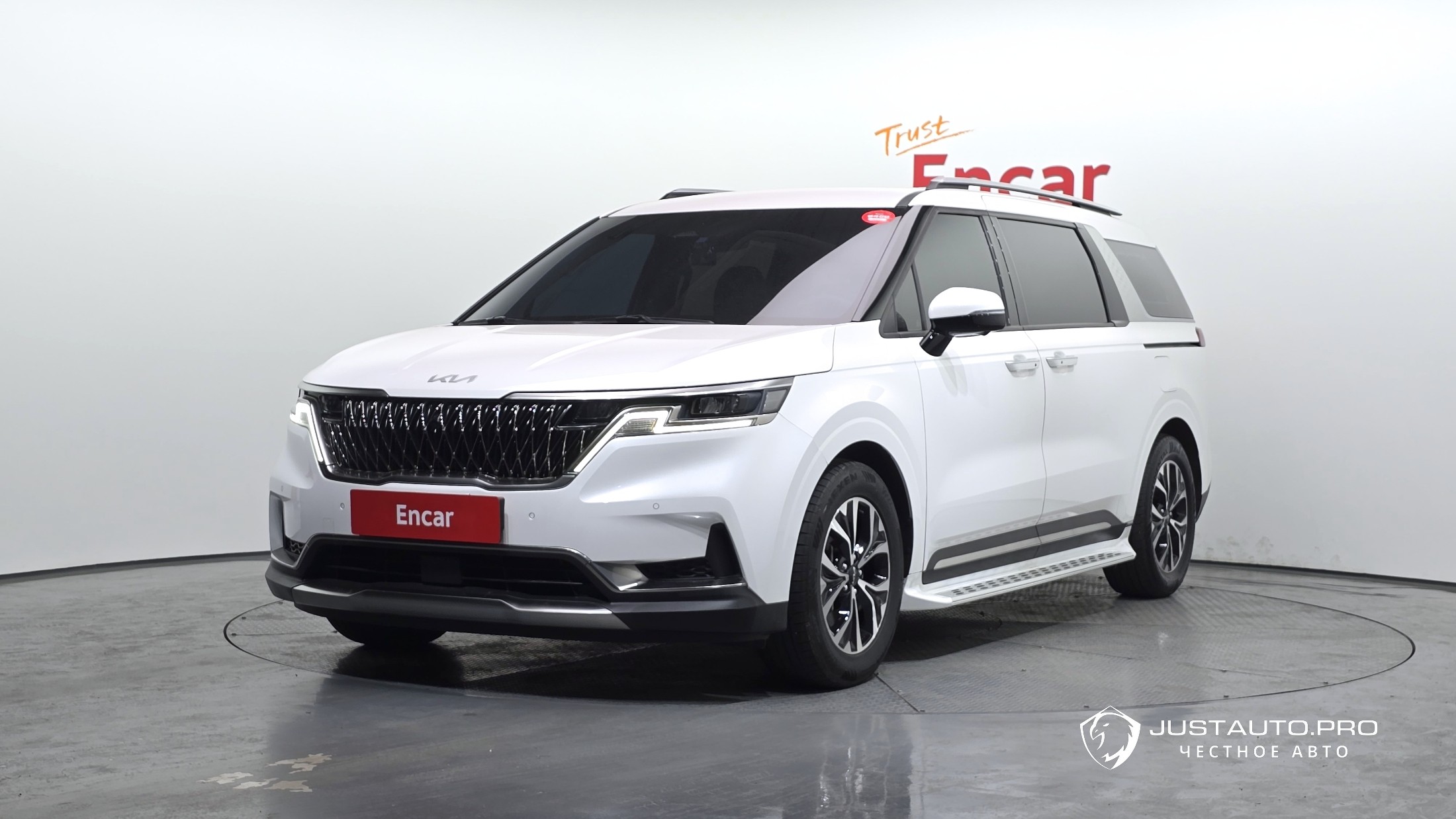 Автомобиль Kia Canival