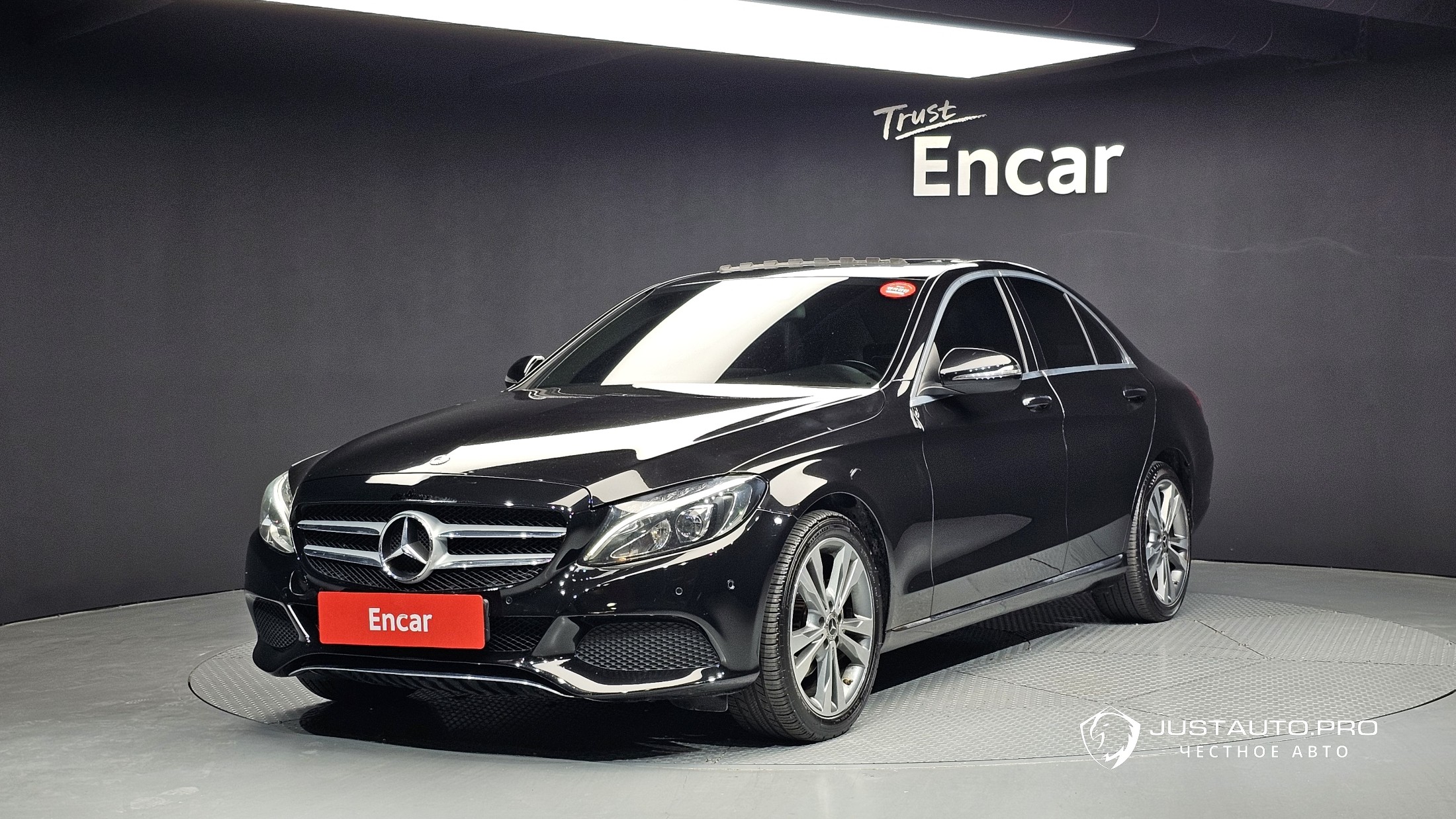 Автомобиль Mercedes-Benz C-Class