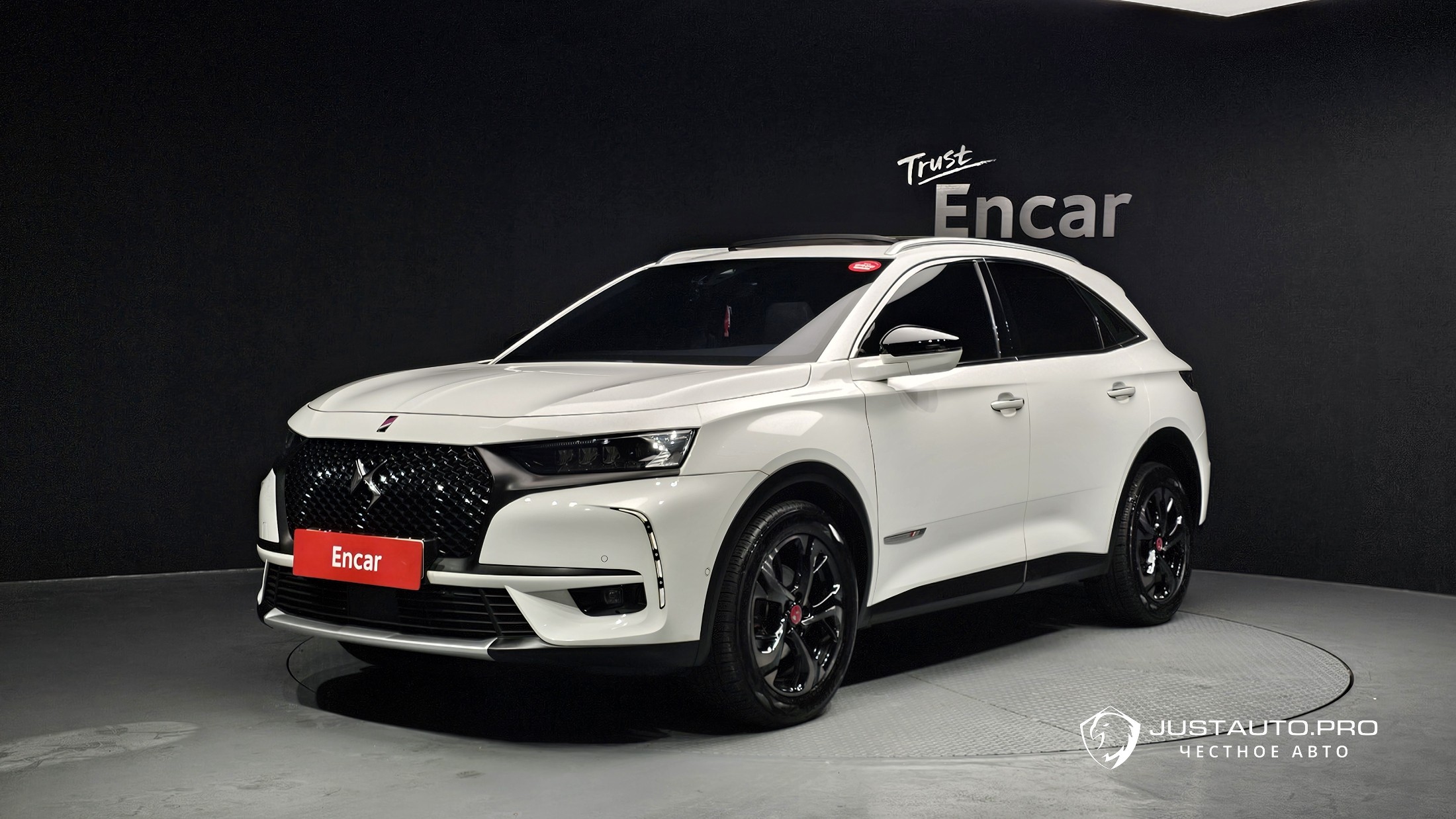 Автомобиль Citroen-DS DS7