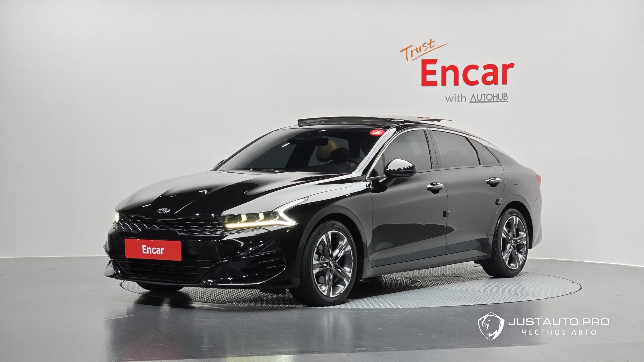 Автомобиль Kia K5