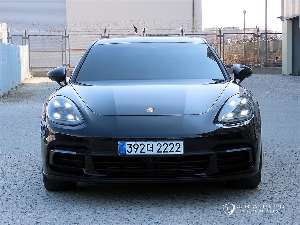 Автомобиль Porsche Panamera