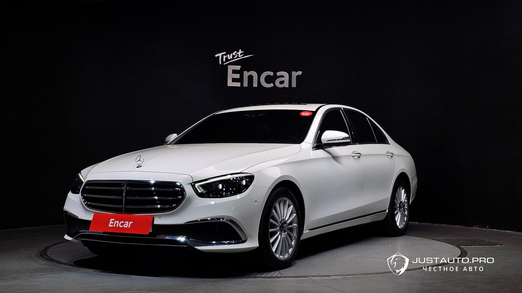 Автомобиль Mercedes-Benz E-Class
