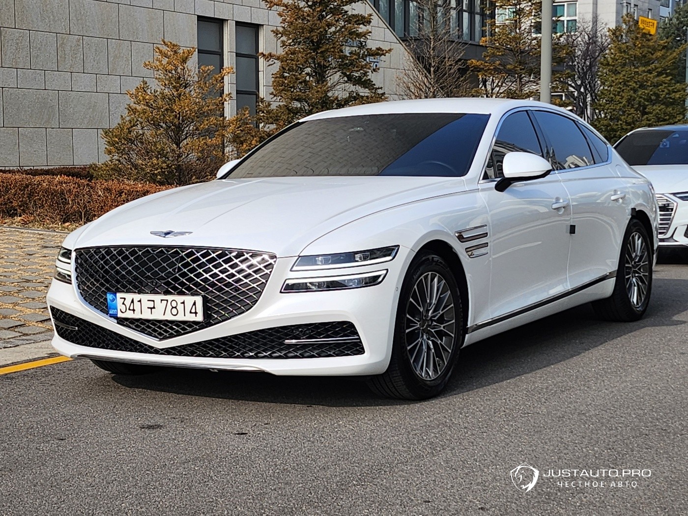 Автомобиль Genesis G80