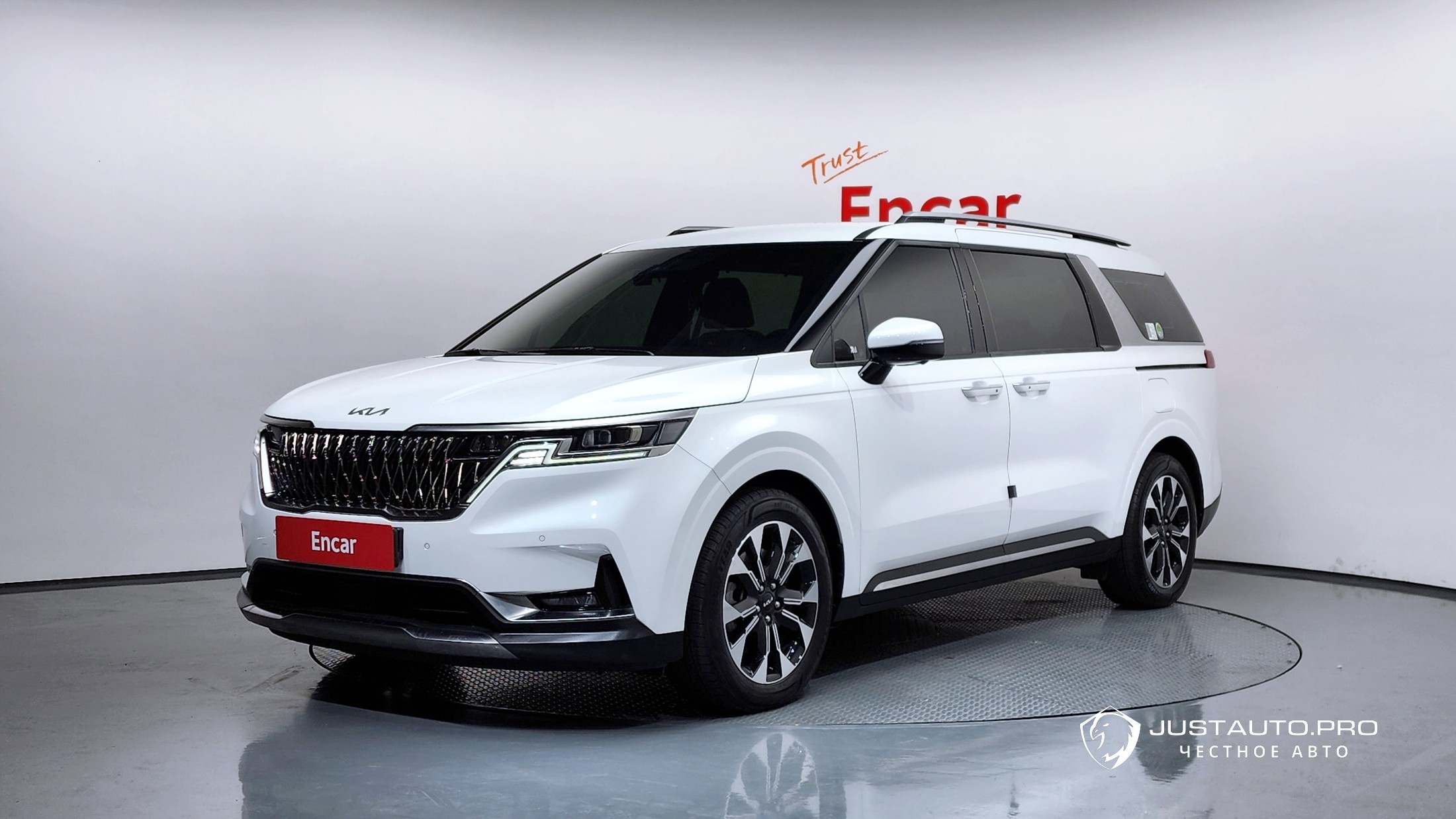 Автомобиль Kia Canival
