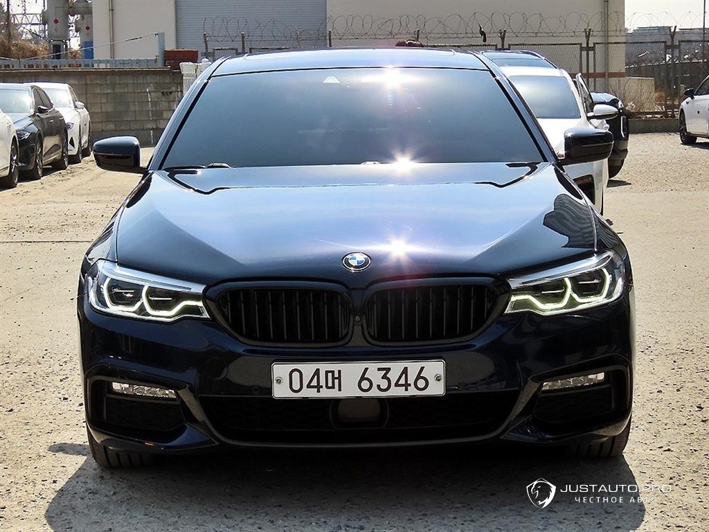 Автомобиль BMW 5-Series