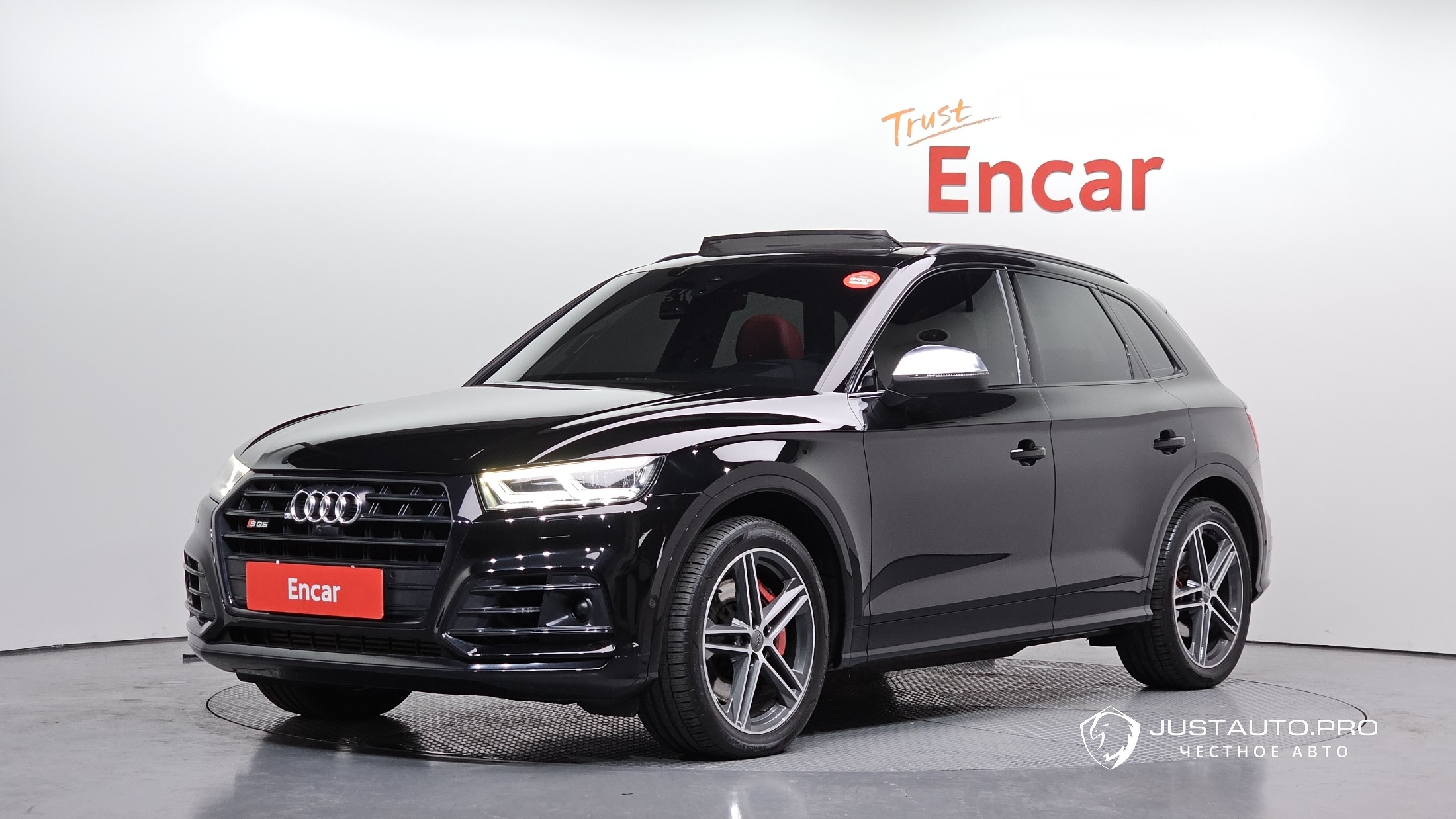 Автомобиль Audi SQ5
