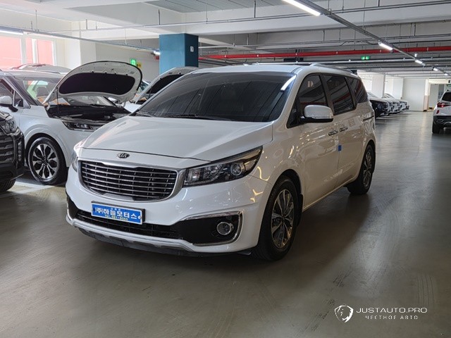 Автомобиль Kia Canival