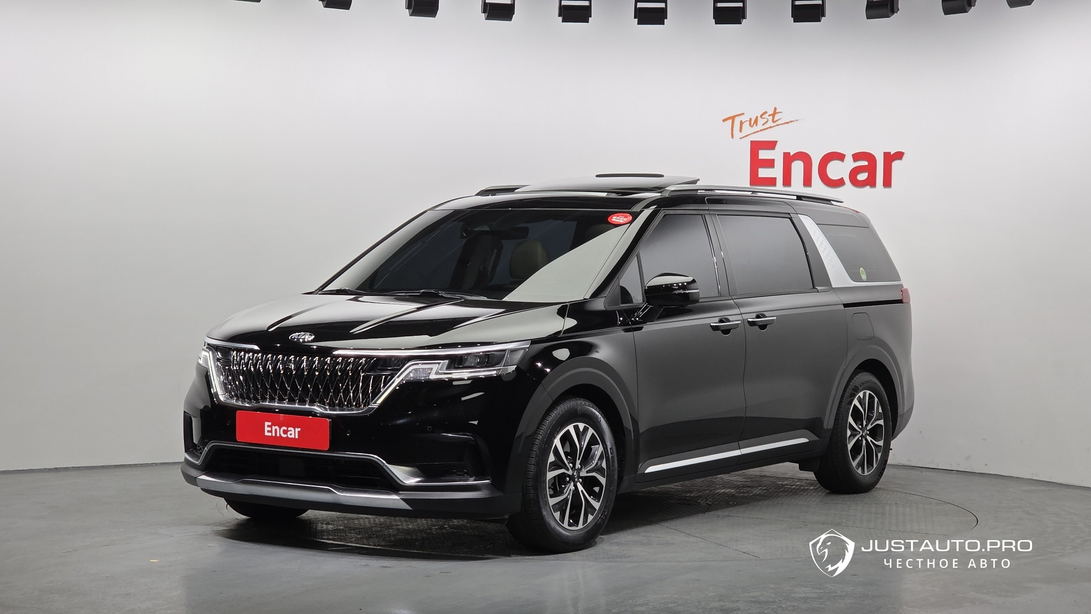 Автомобиль Kia Canival