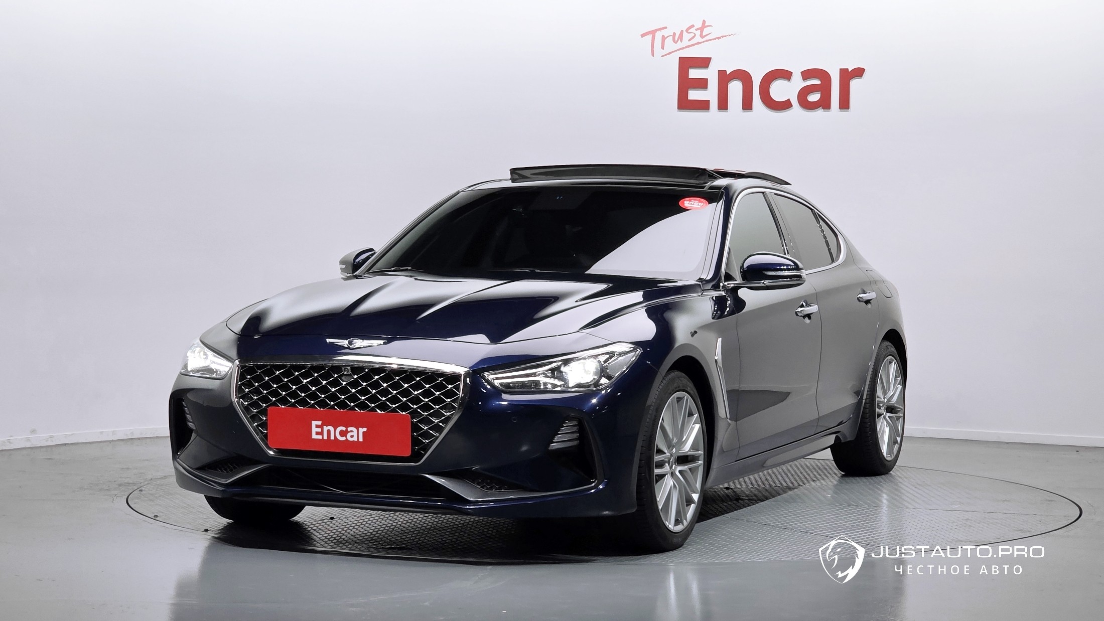 Автомобиль Genesis G70