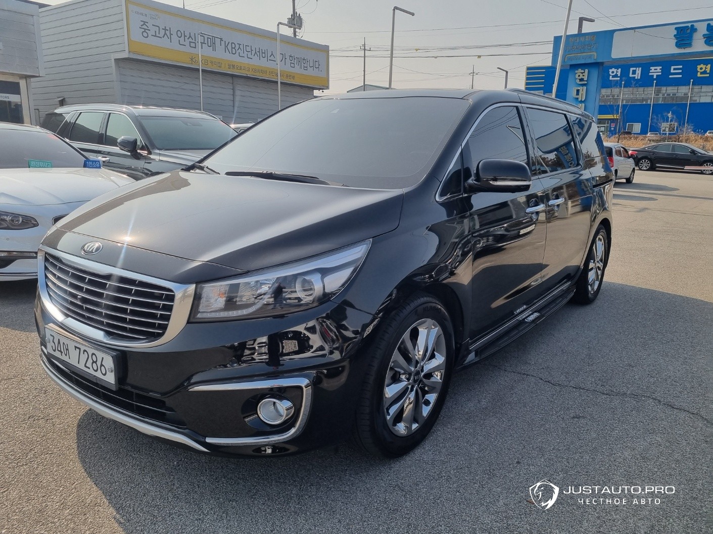Автомобиль Kia Canival