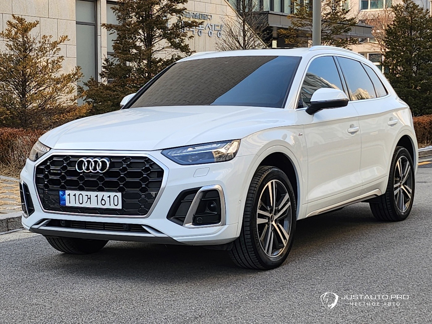 Автомобиль Audi Q5