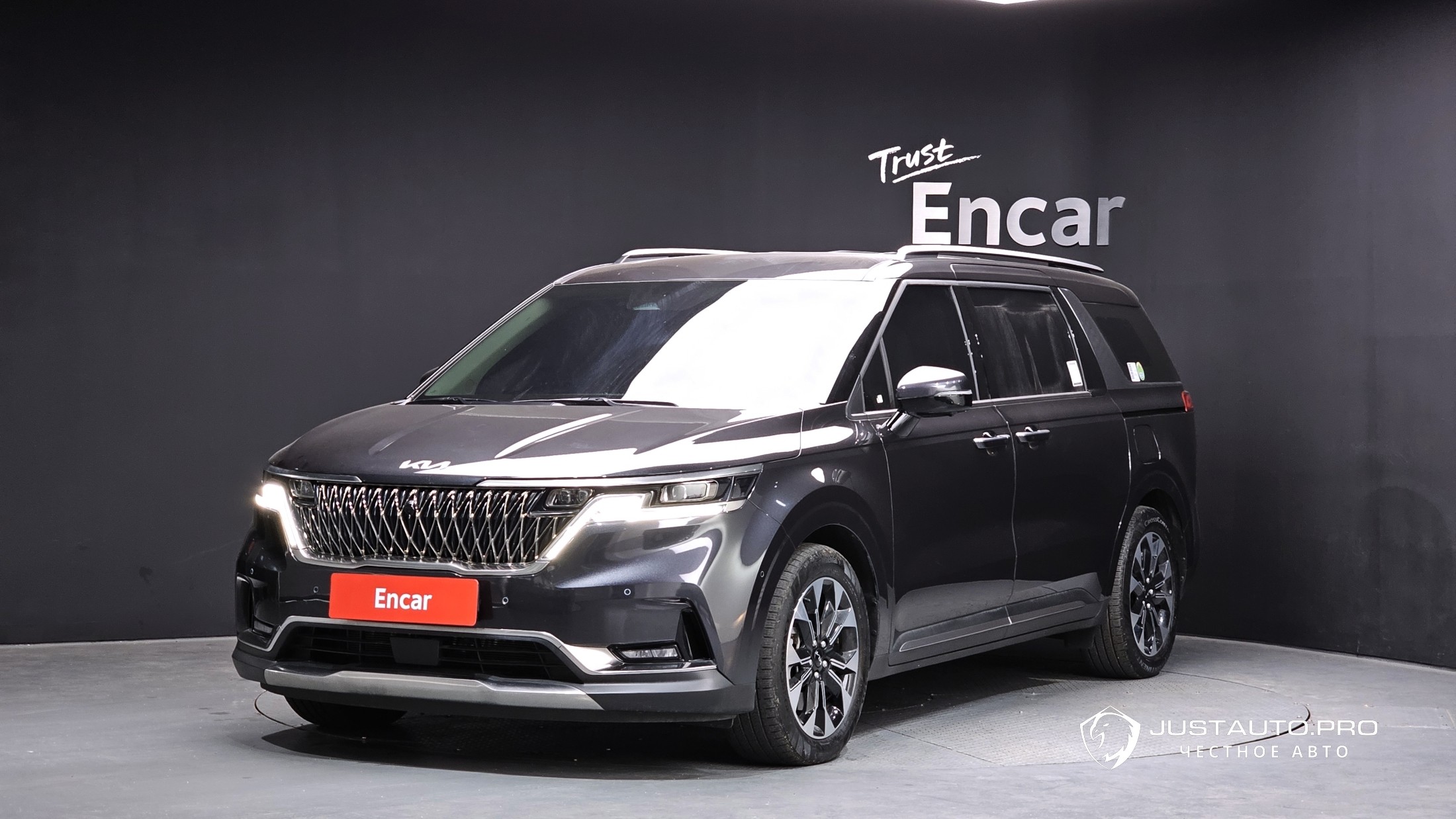 Автомобиль Kia Canival