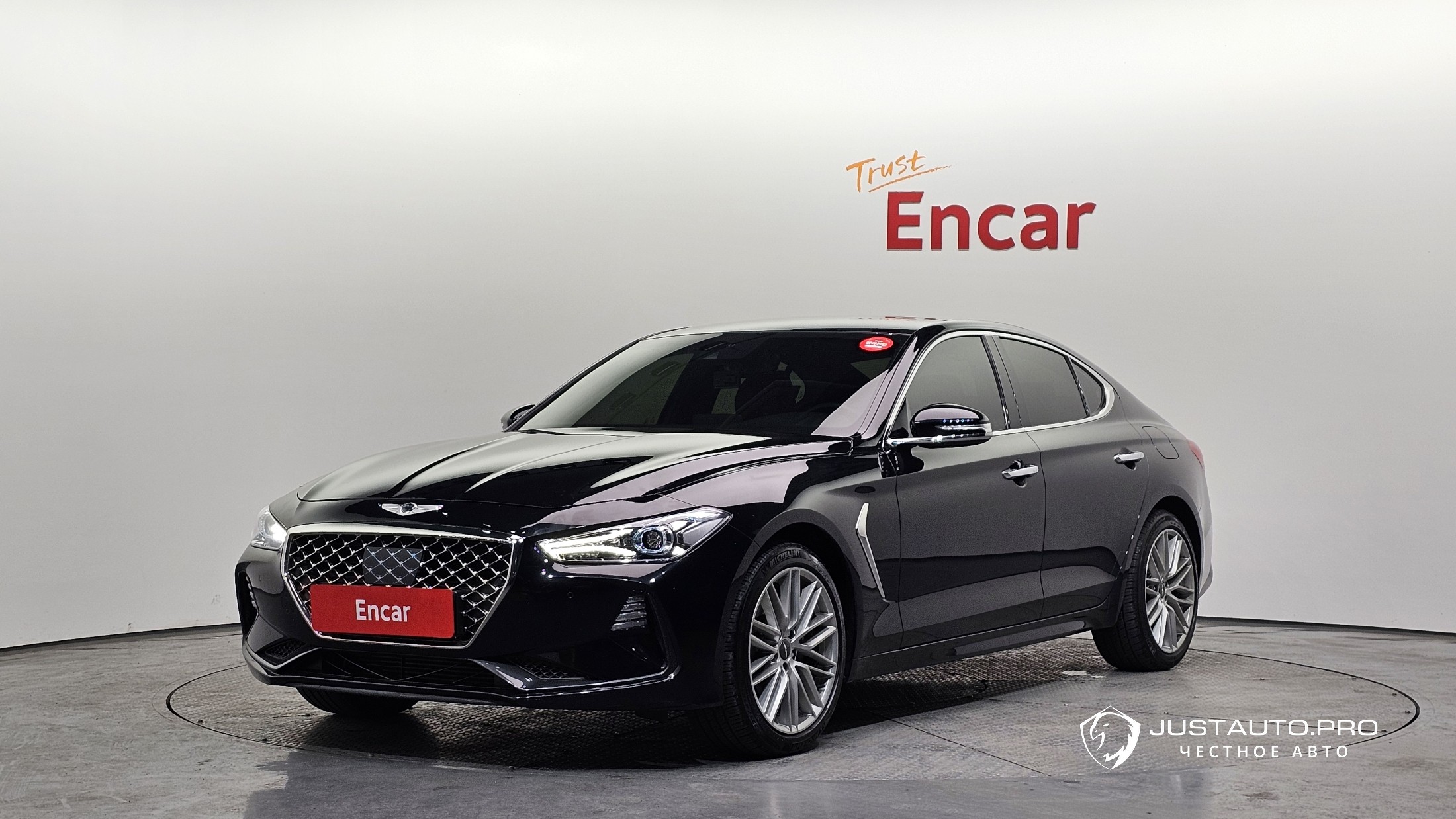 Автомобиль Genesis G70