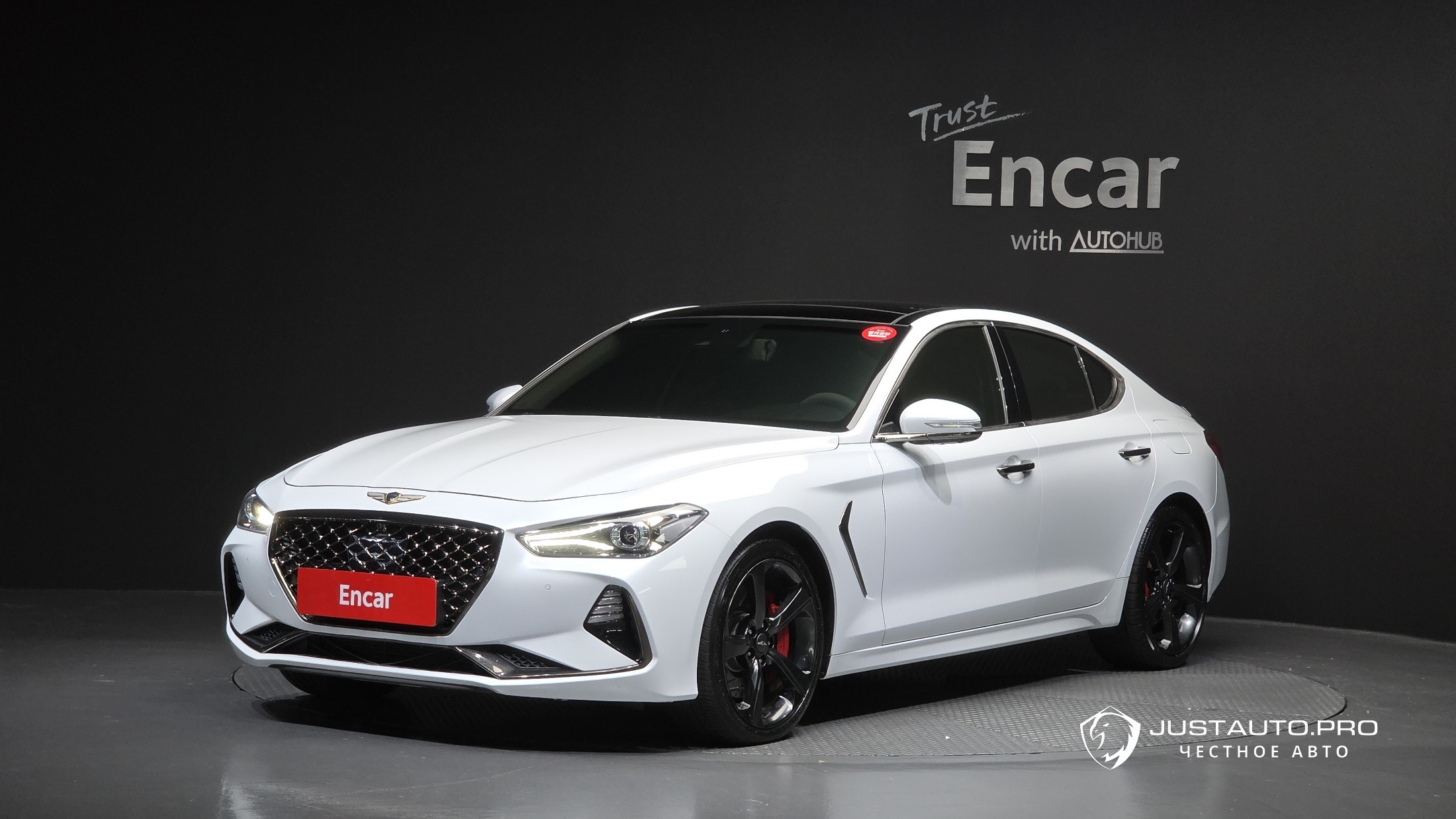Автомобиль Genesis G70