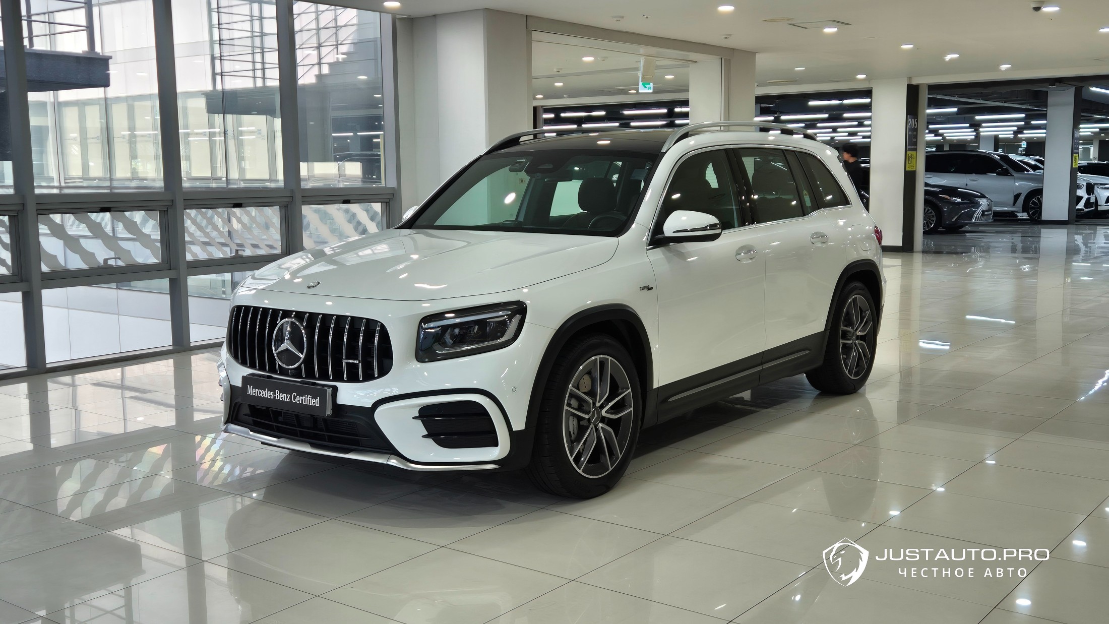 Автомобиль Mercedes-Benz GLB-Class