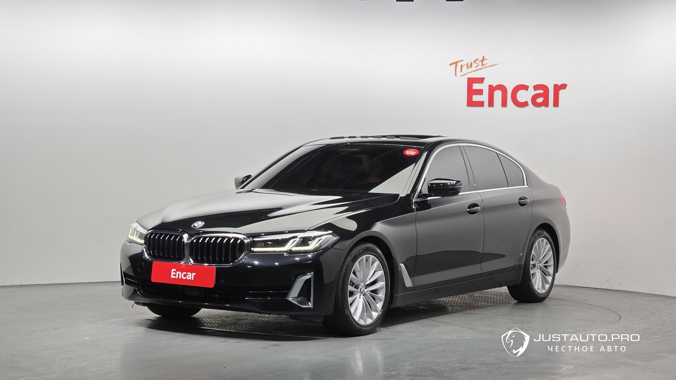 Автомобиль BMW 5-Series