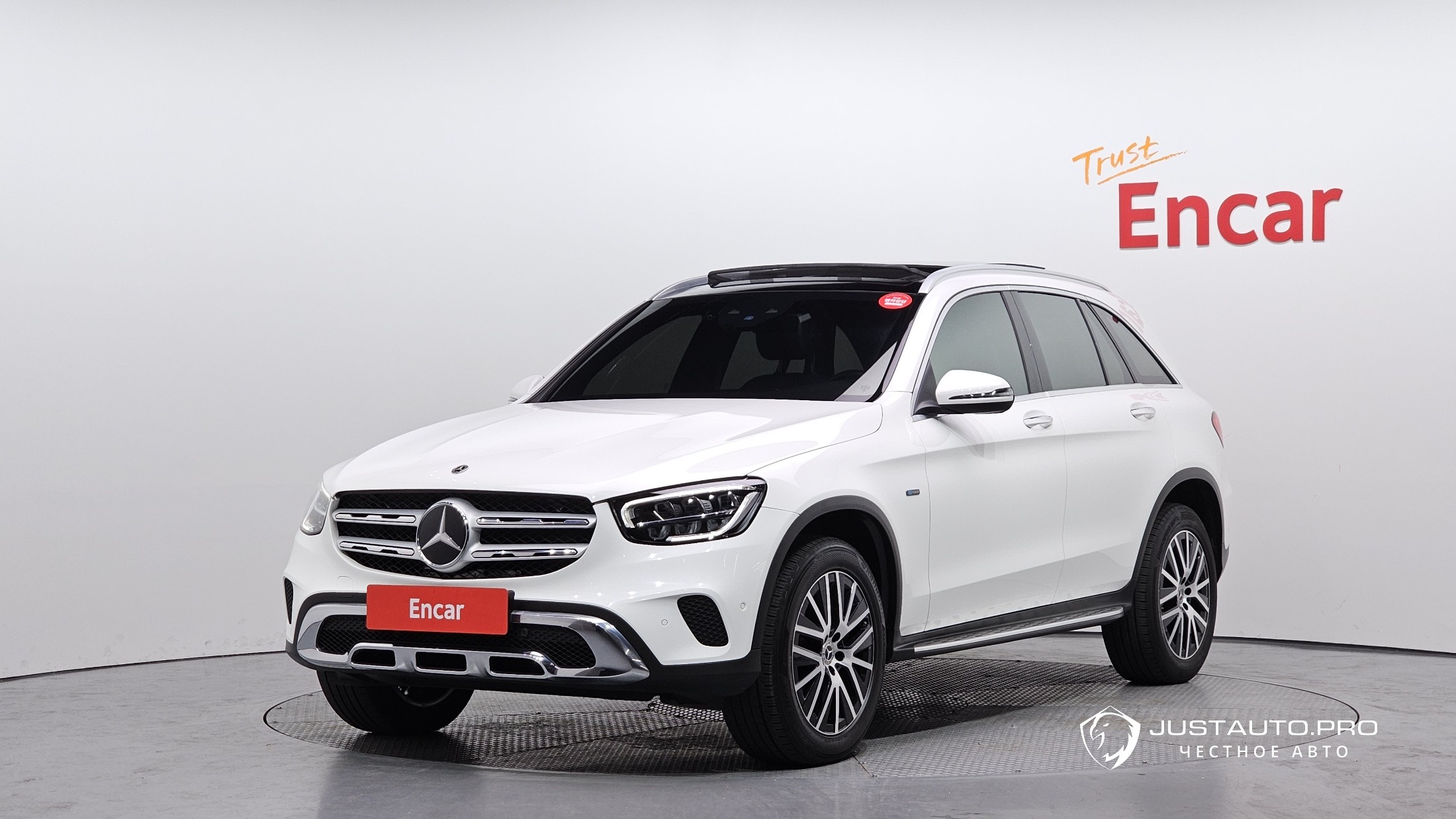 Автомобиль Mercedes-Benz GLC-Class