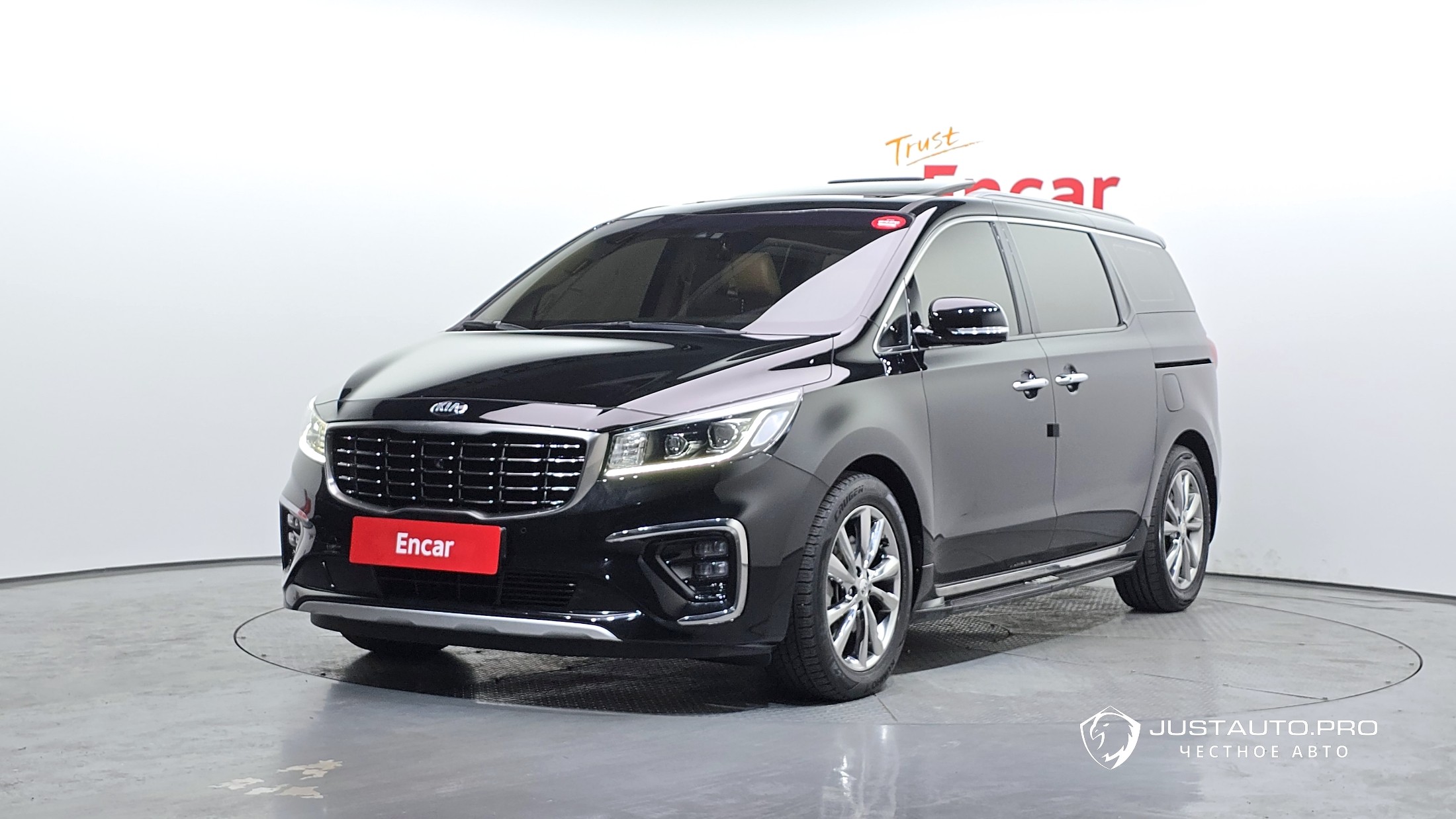 Автомобиль Kia Canival
