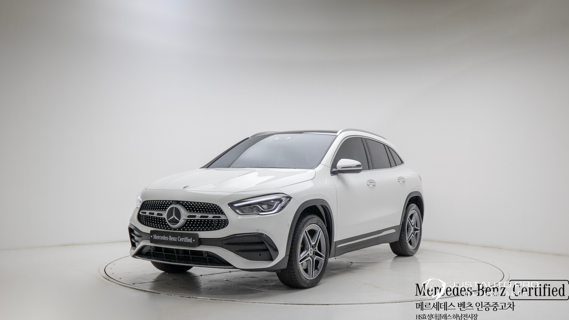 Автомобиль Mercedes-Benz GLA-Class