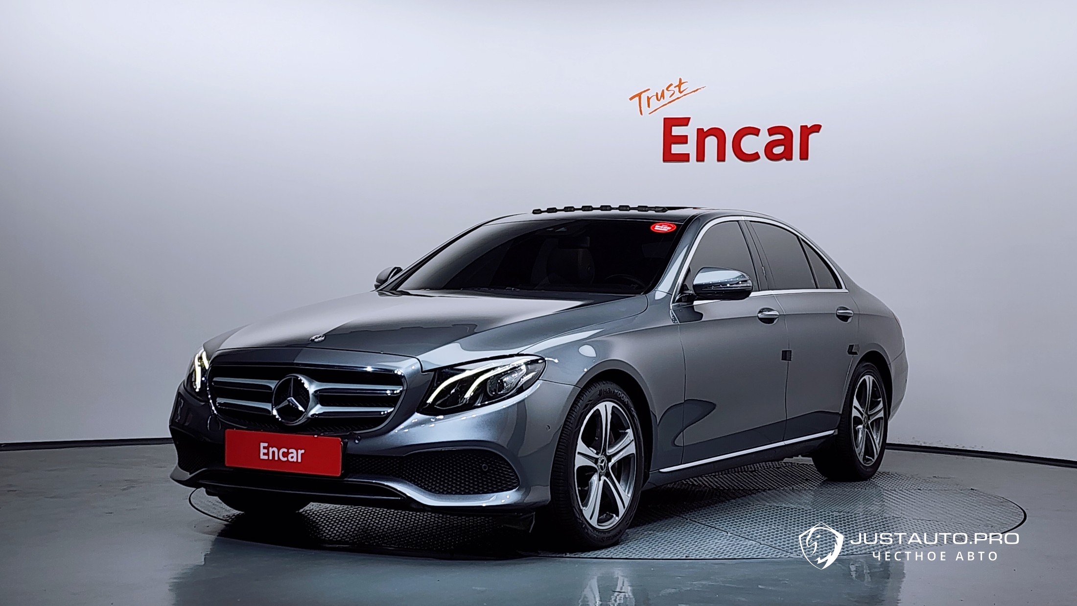 Автомобиль Mercedes-Benz E-Class