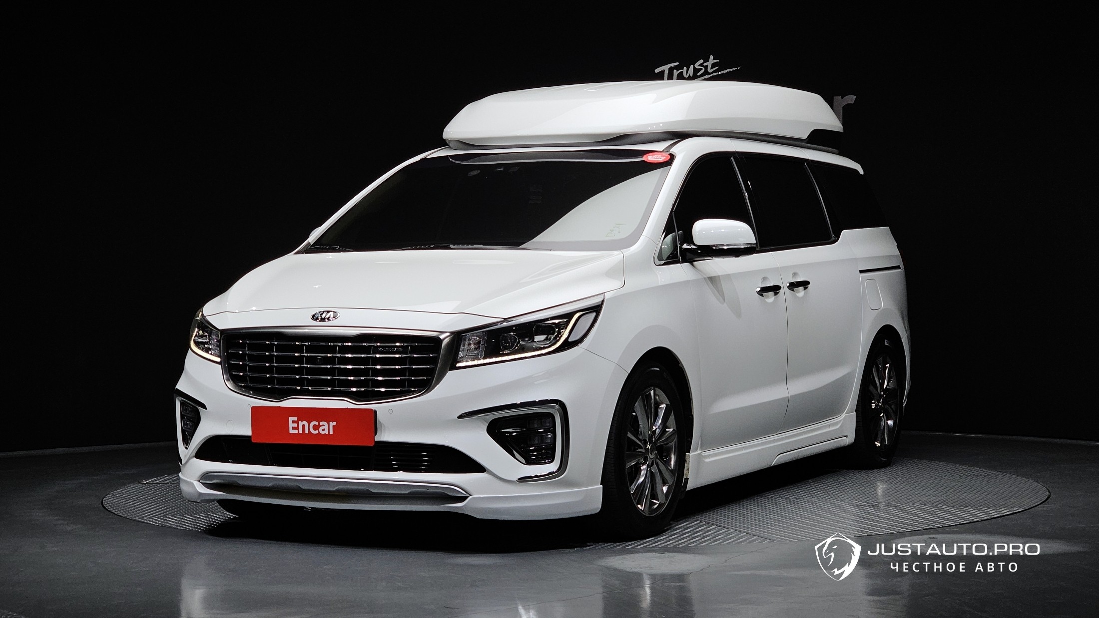 Автомобиль Kia Canival