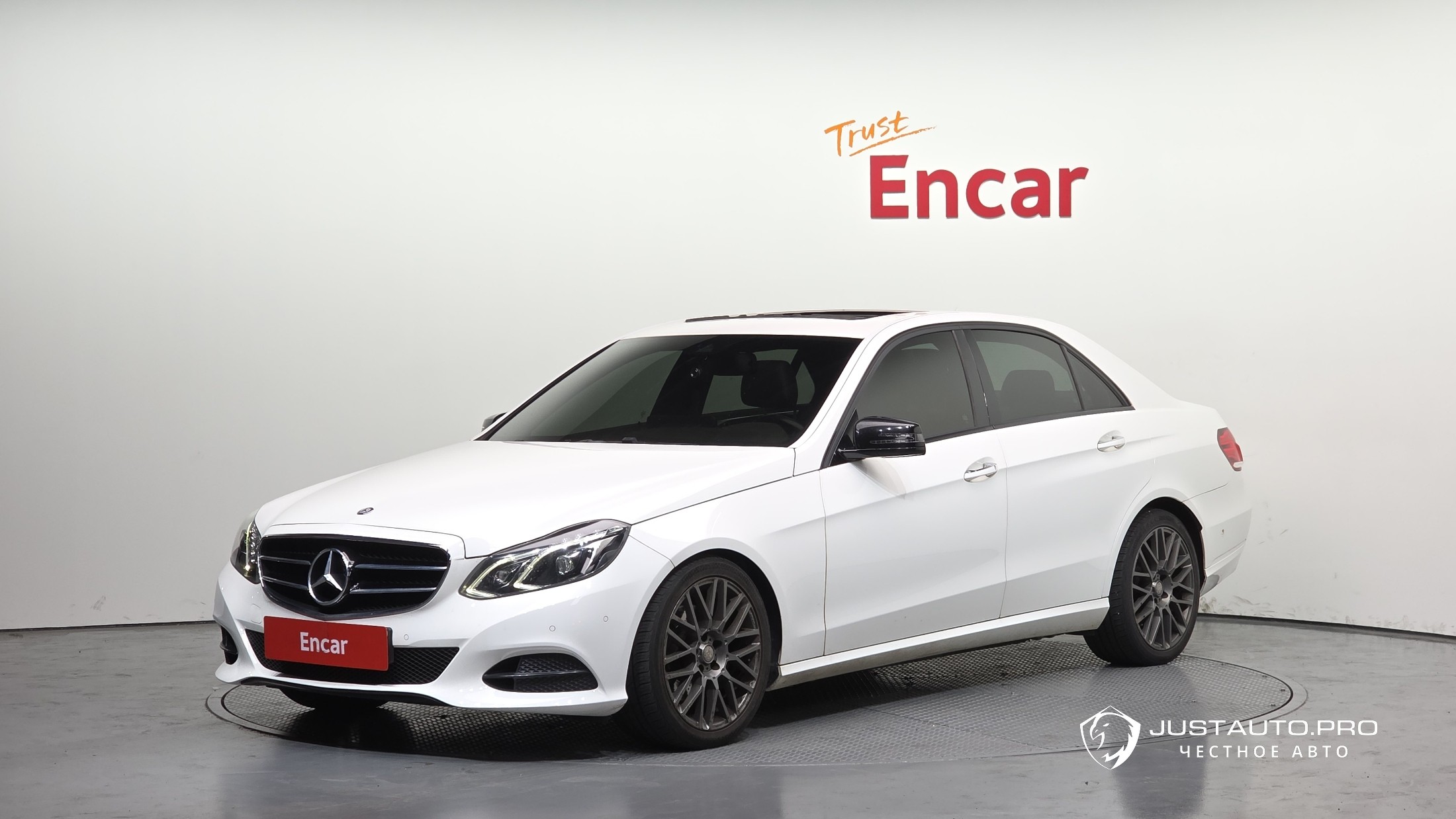 Автомобиль Mercedes-Benz E-Class