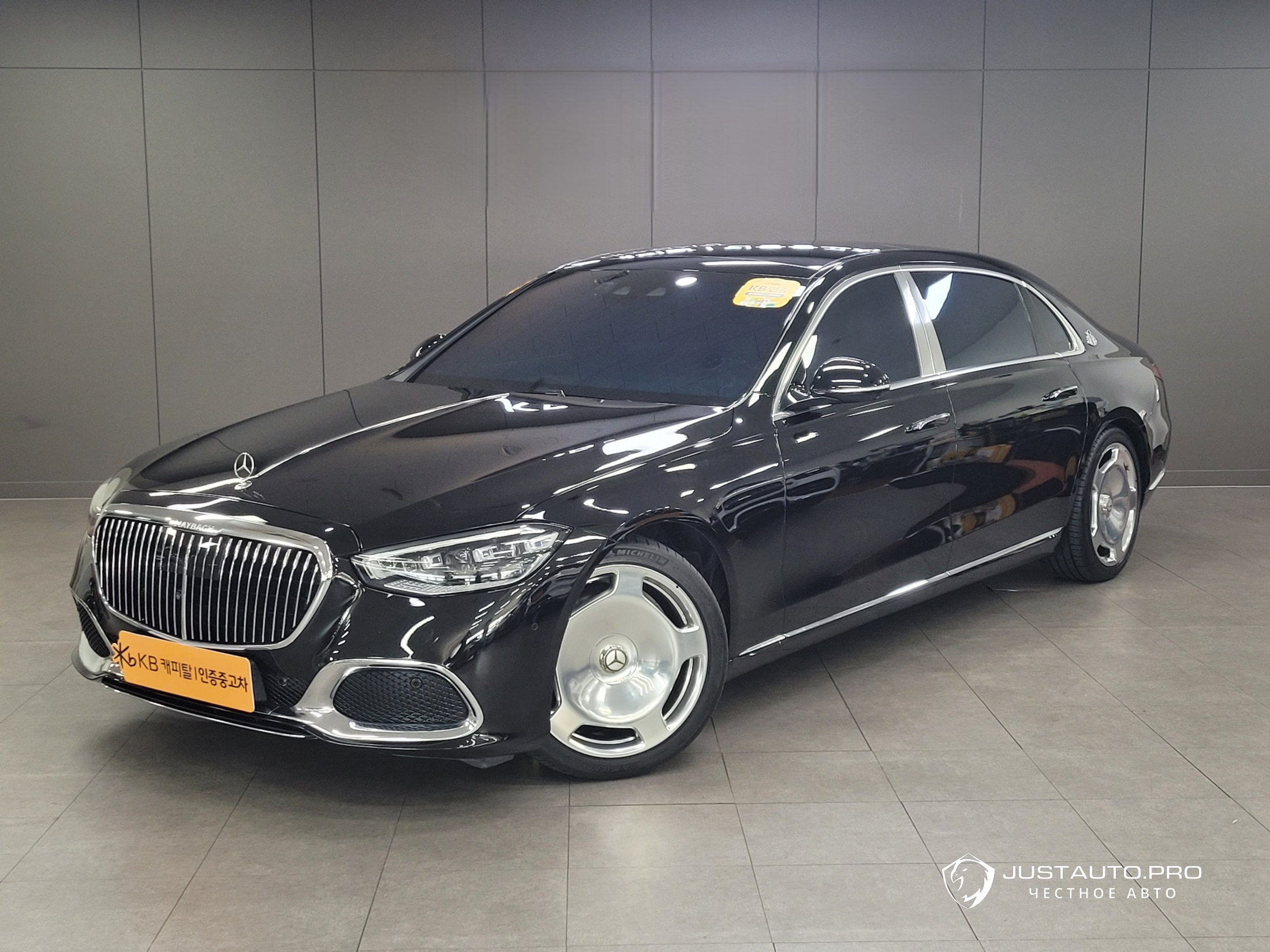 Автомобиль Mercedes-Benz S-Class