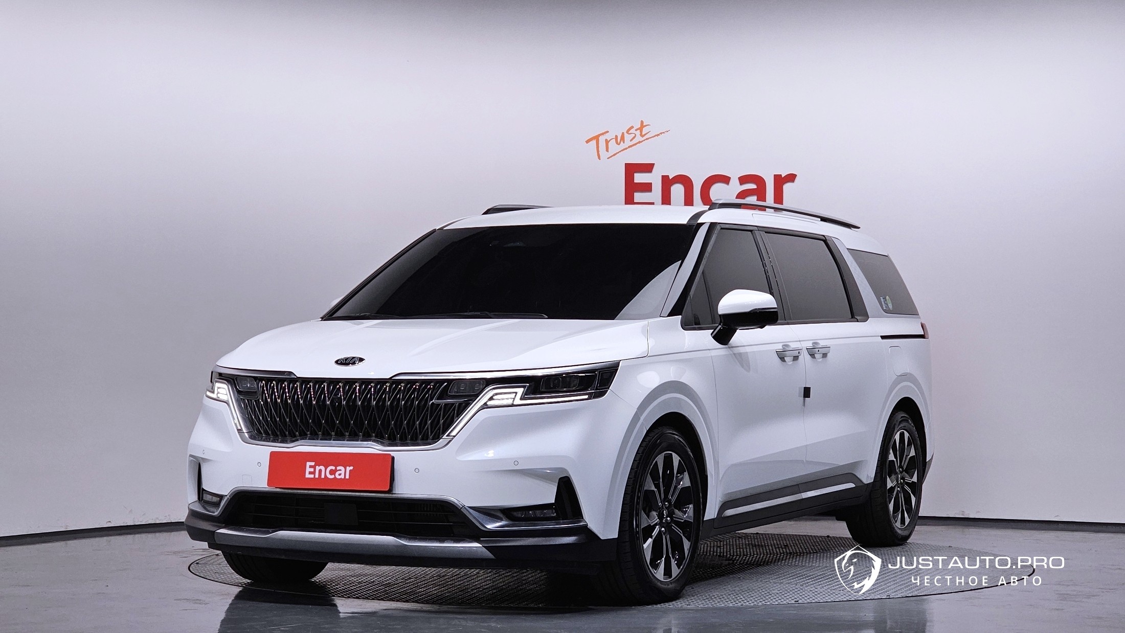 Автомобиль Kia Canival