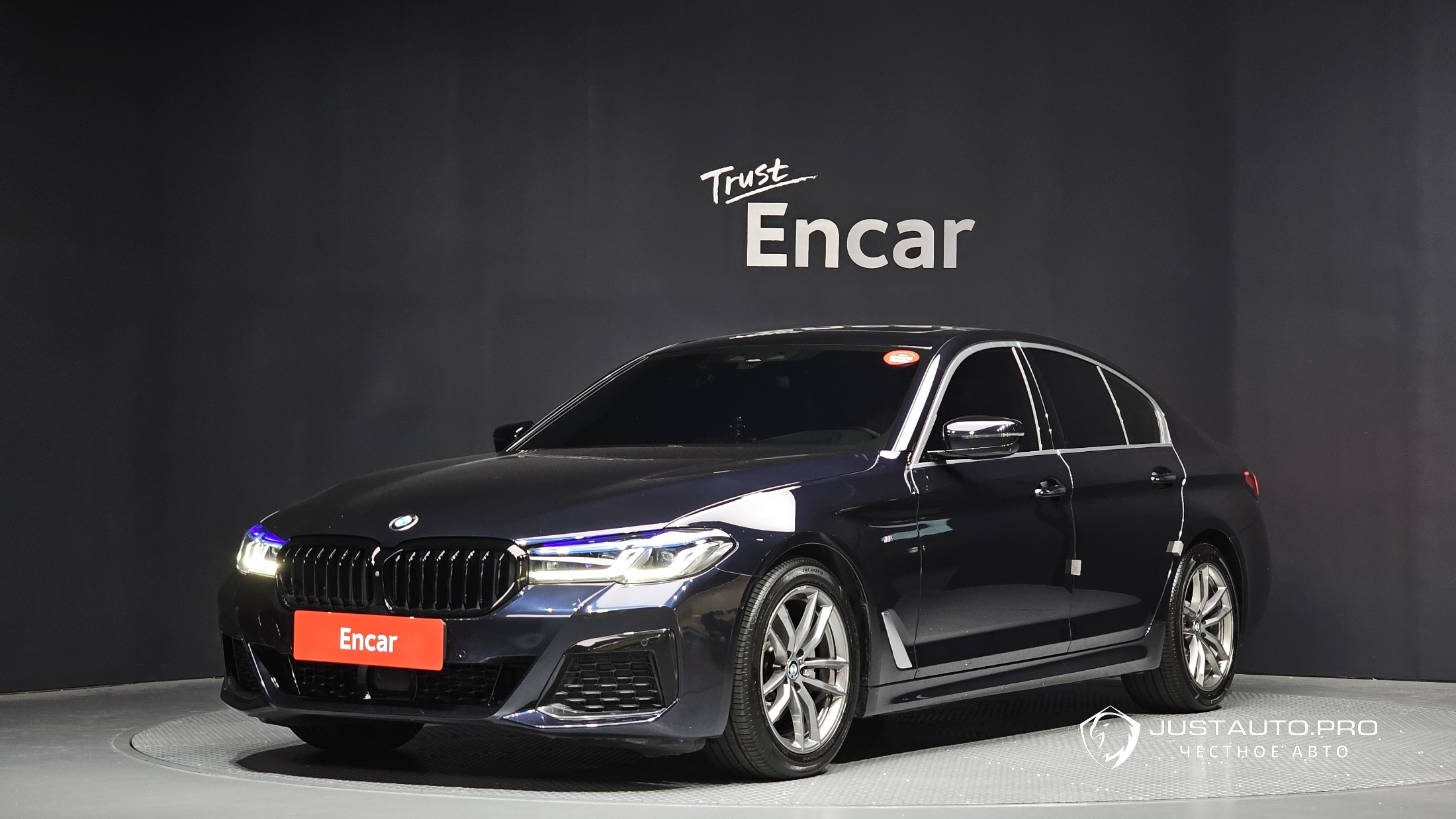 Автомобиль BMW 5-Series