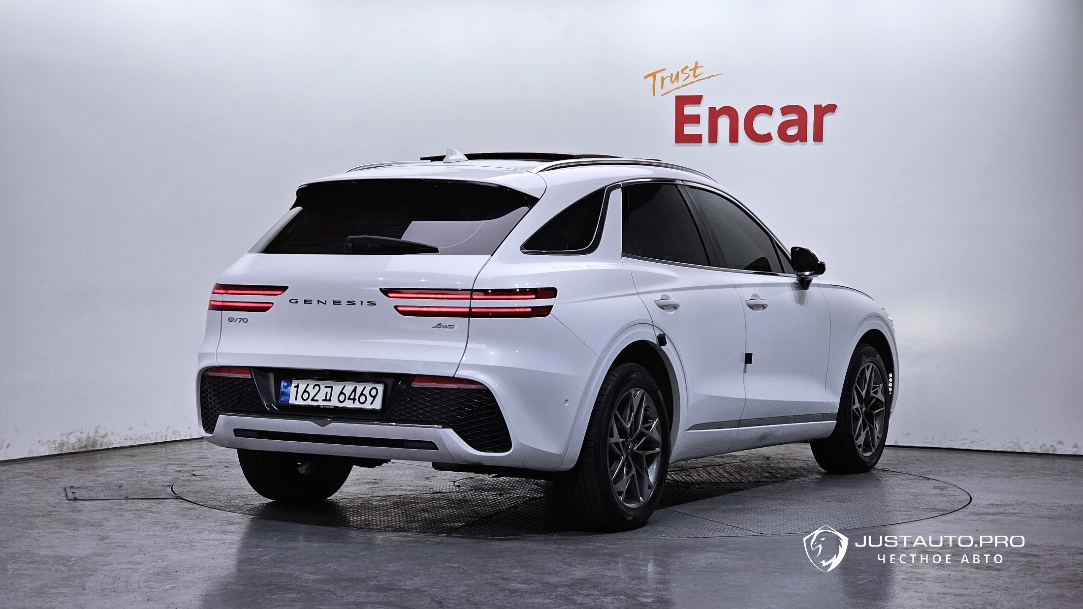 Автомобиль Genesis GV70
