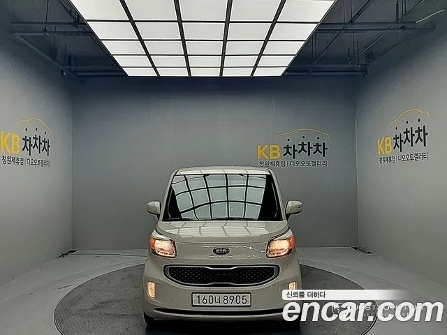 Автомобиль Kia RAY