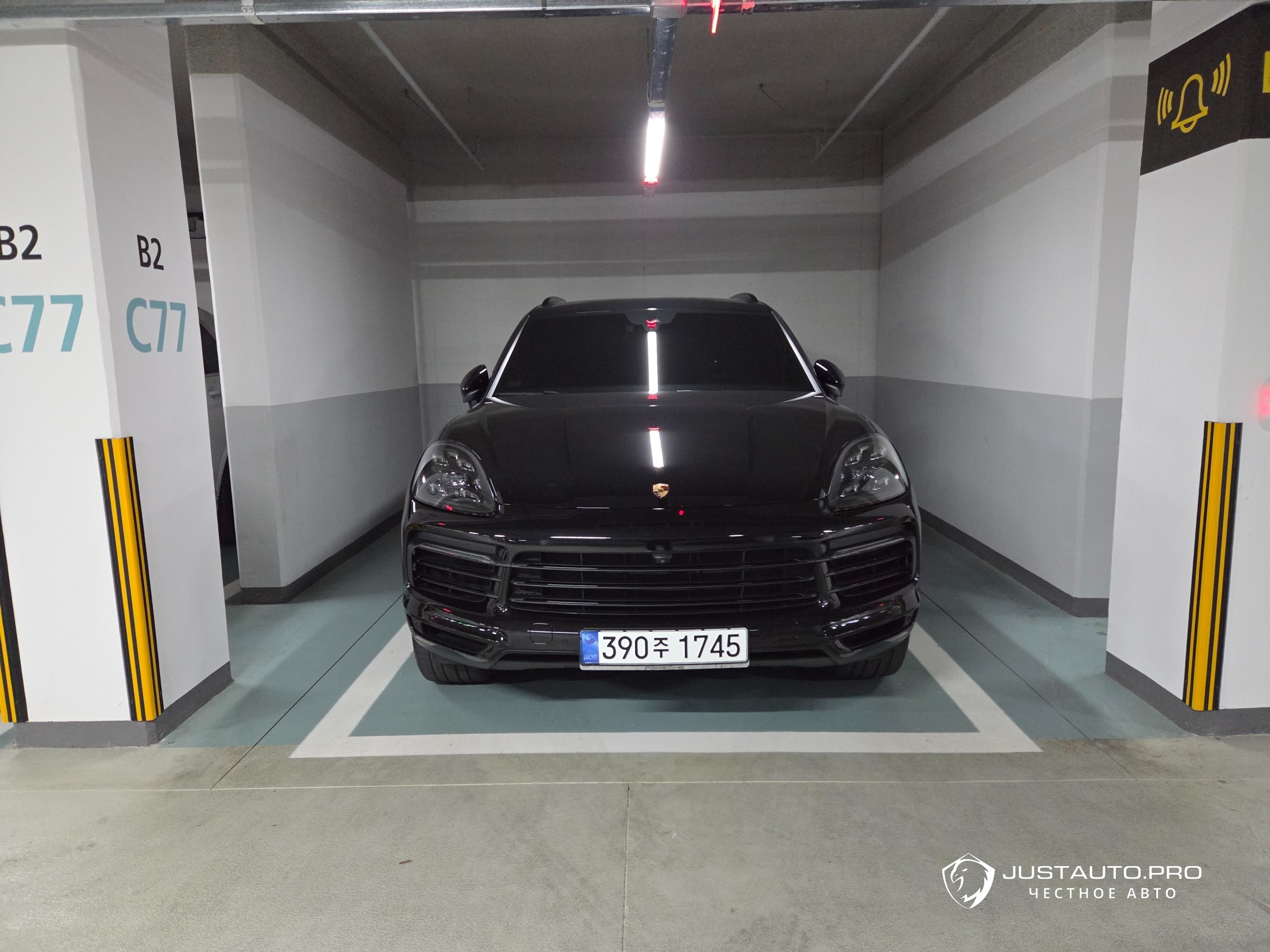 Автомобиль Porsche Cayenne
