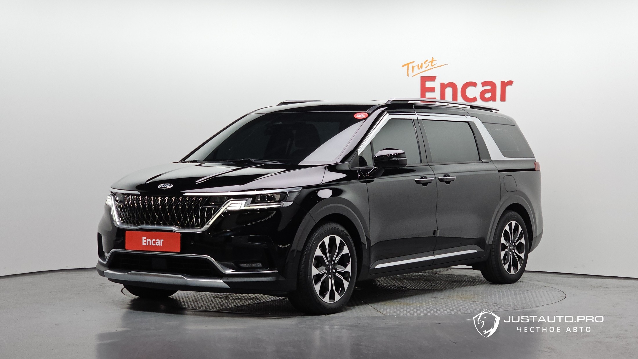 Автомобиль Kia Canival