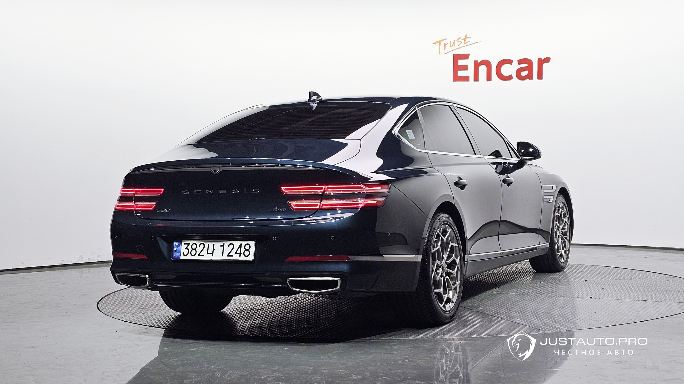 Автомобиль Genesis G80