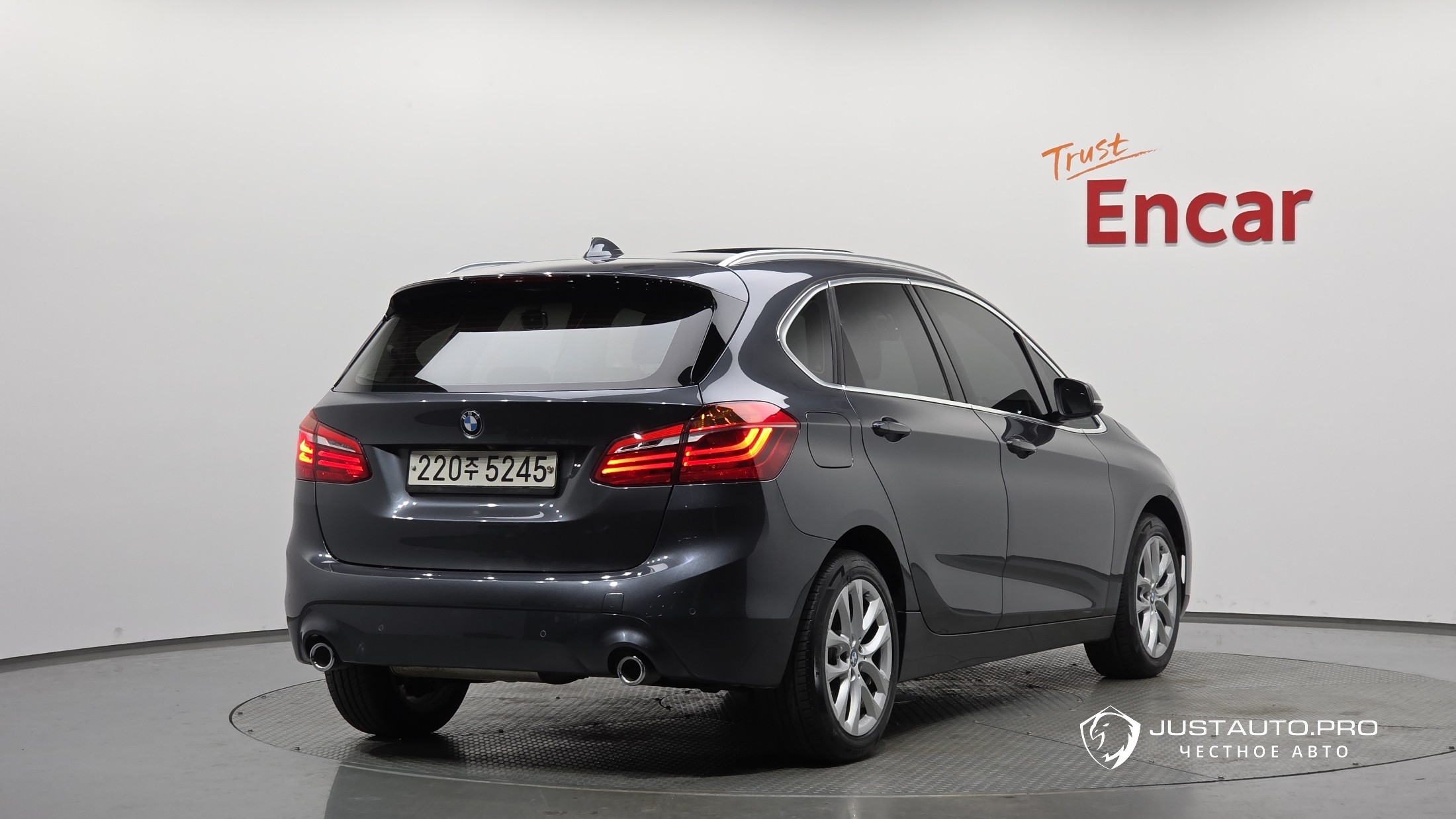 Автомобиль BMW 2-Series