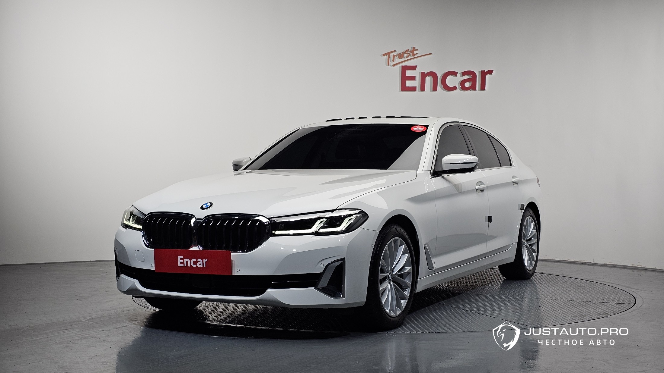 Автомобиль BMW 5-Series