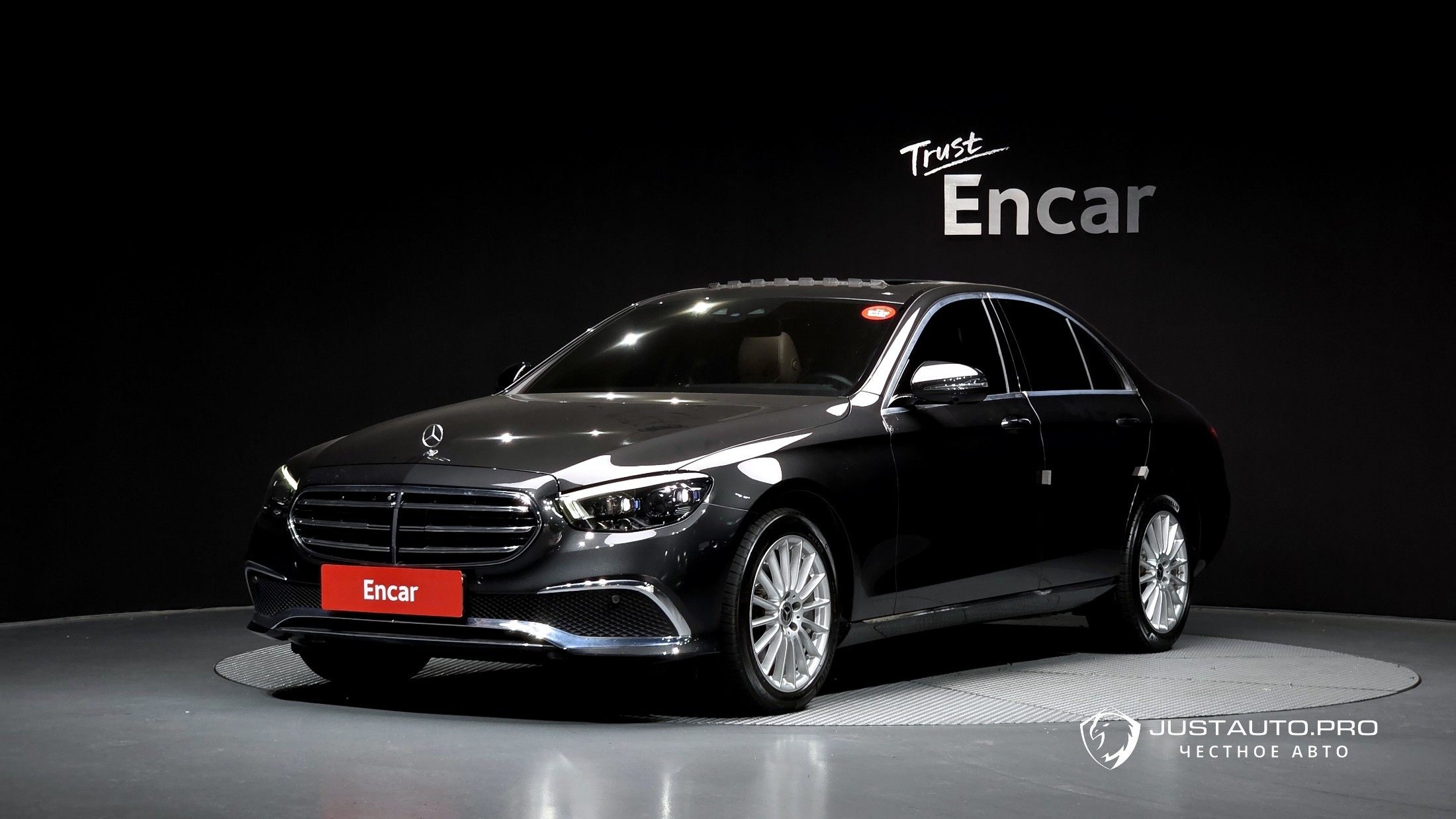 Автомобиль Mercedes-Benz E-Class