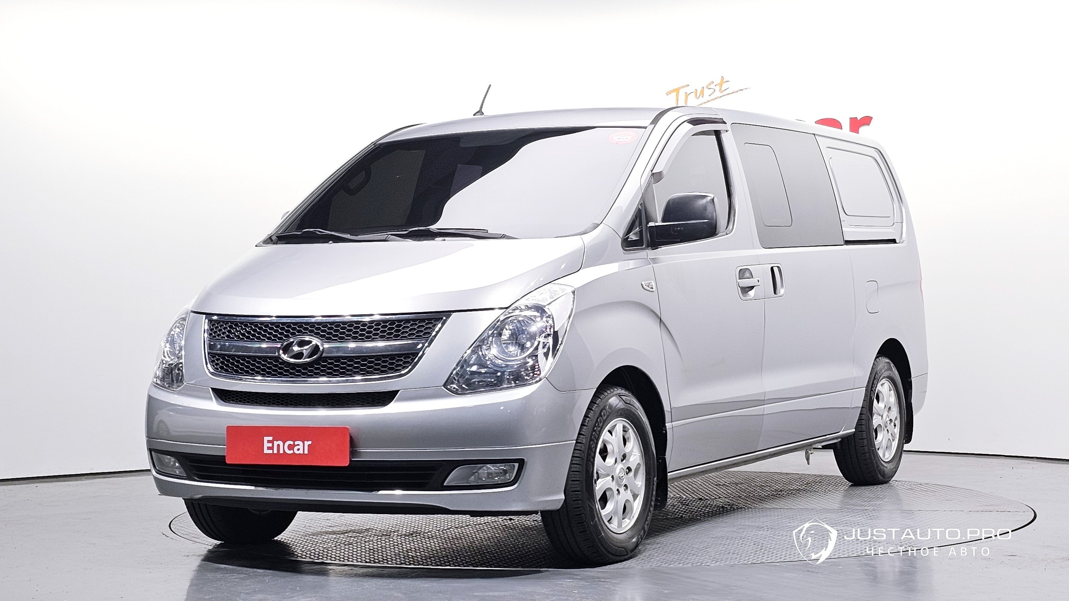 Автомобиль Hyundai Starex