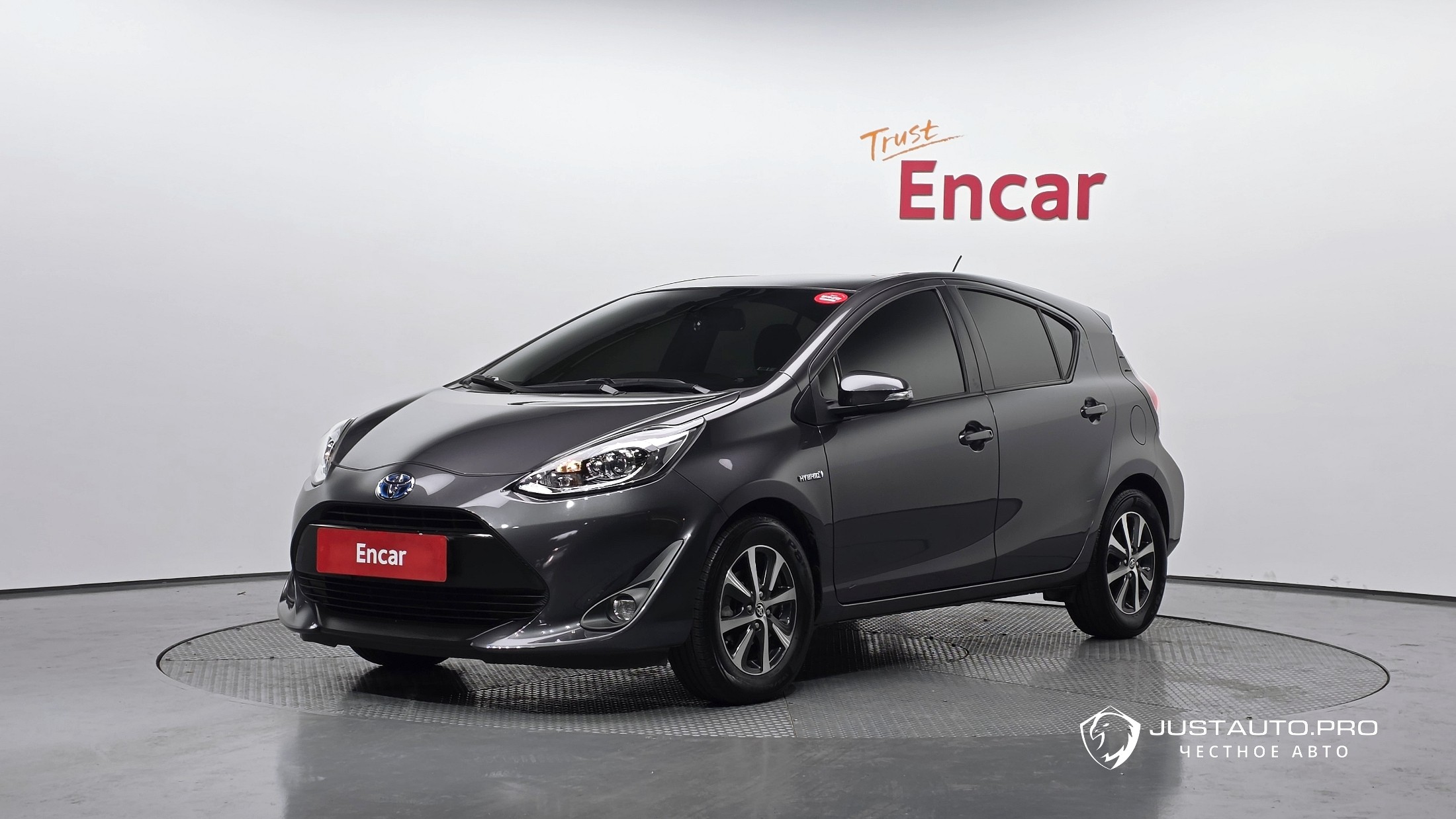 Автомобиль Toyota Prius