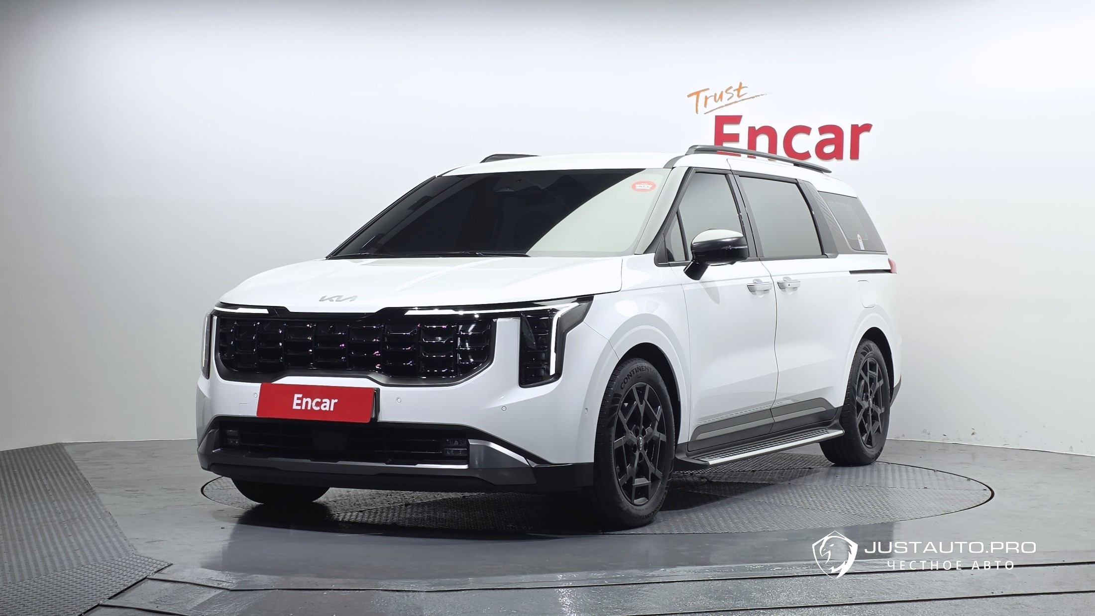 Автомобиль Kia Canival