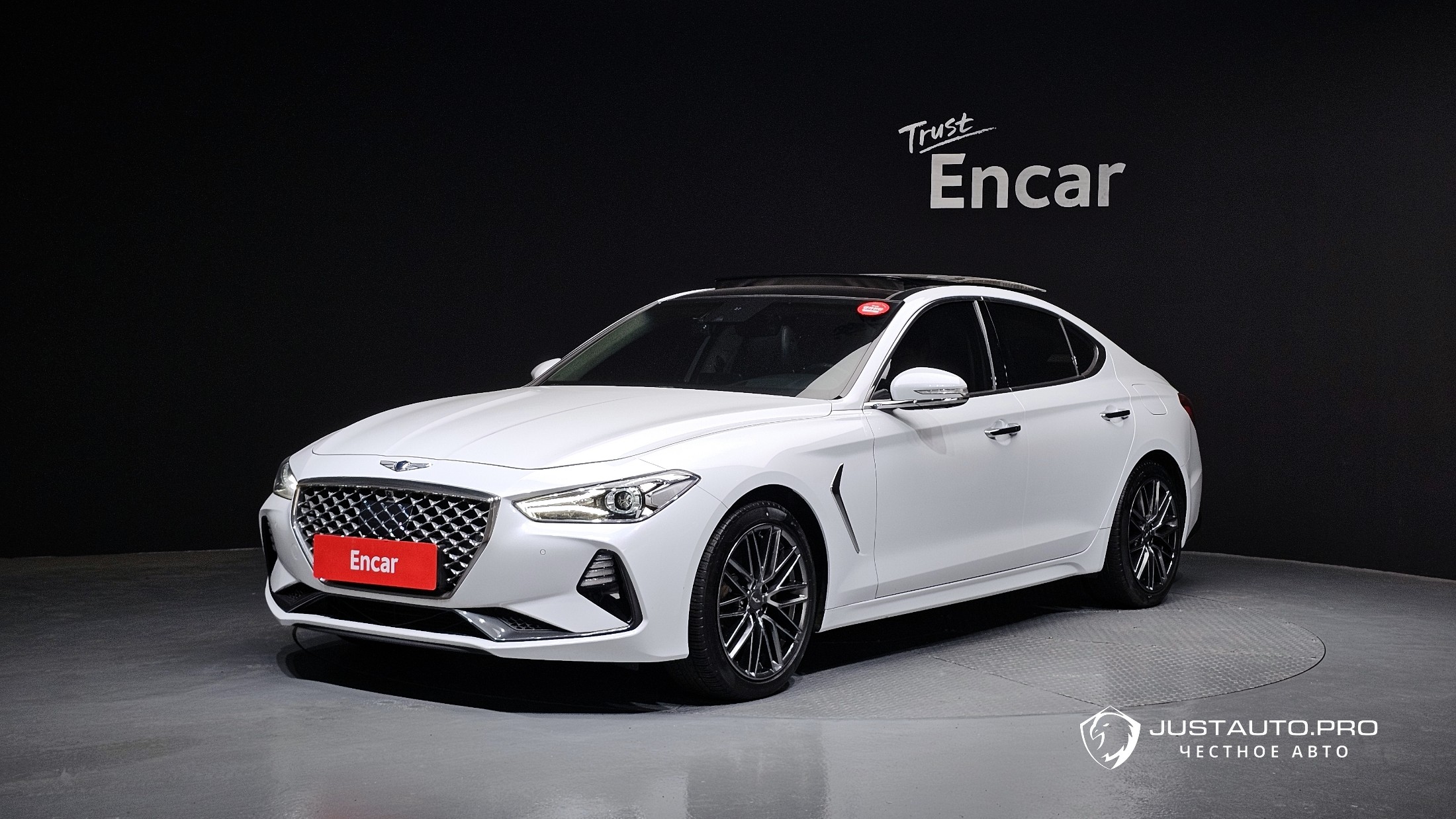 Автомобиль Genesis G70