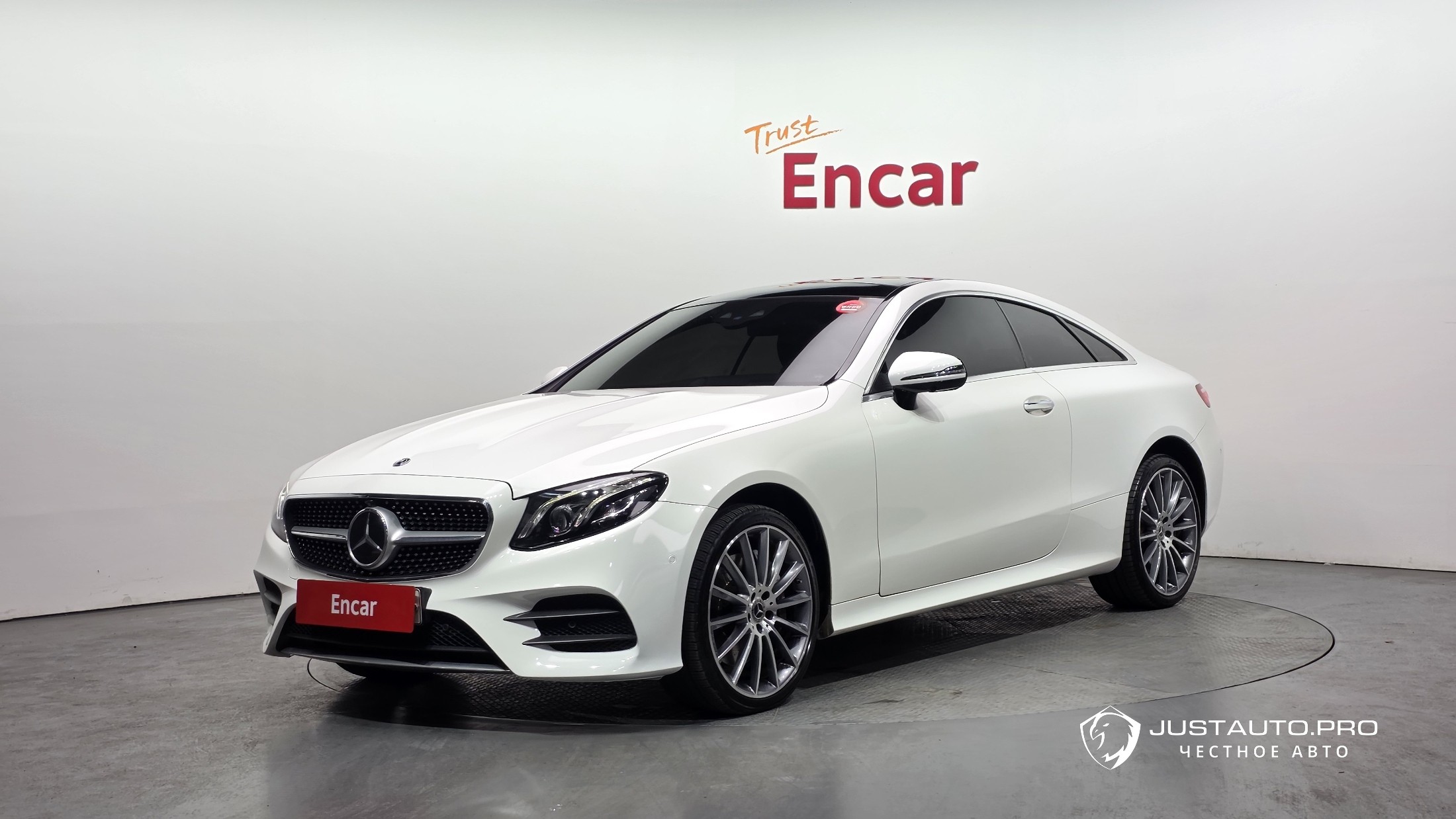 Автомобиль Mercedes-Benz E-Class