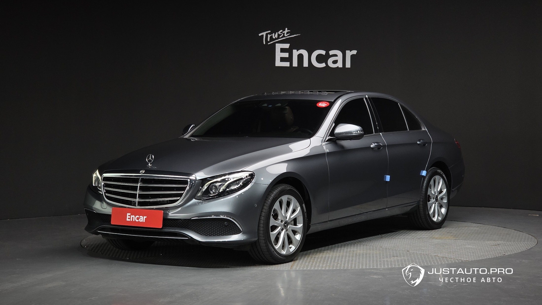 Автомобиль Mercedes-Benz E-Class