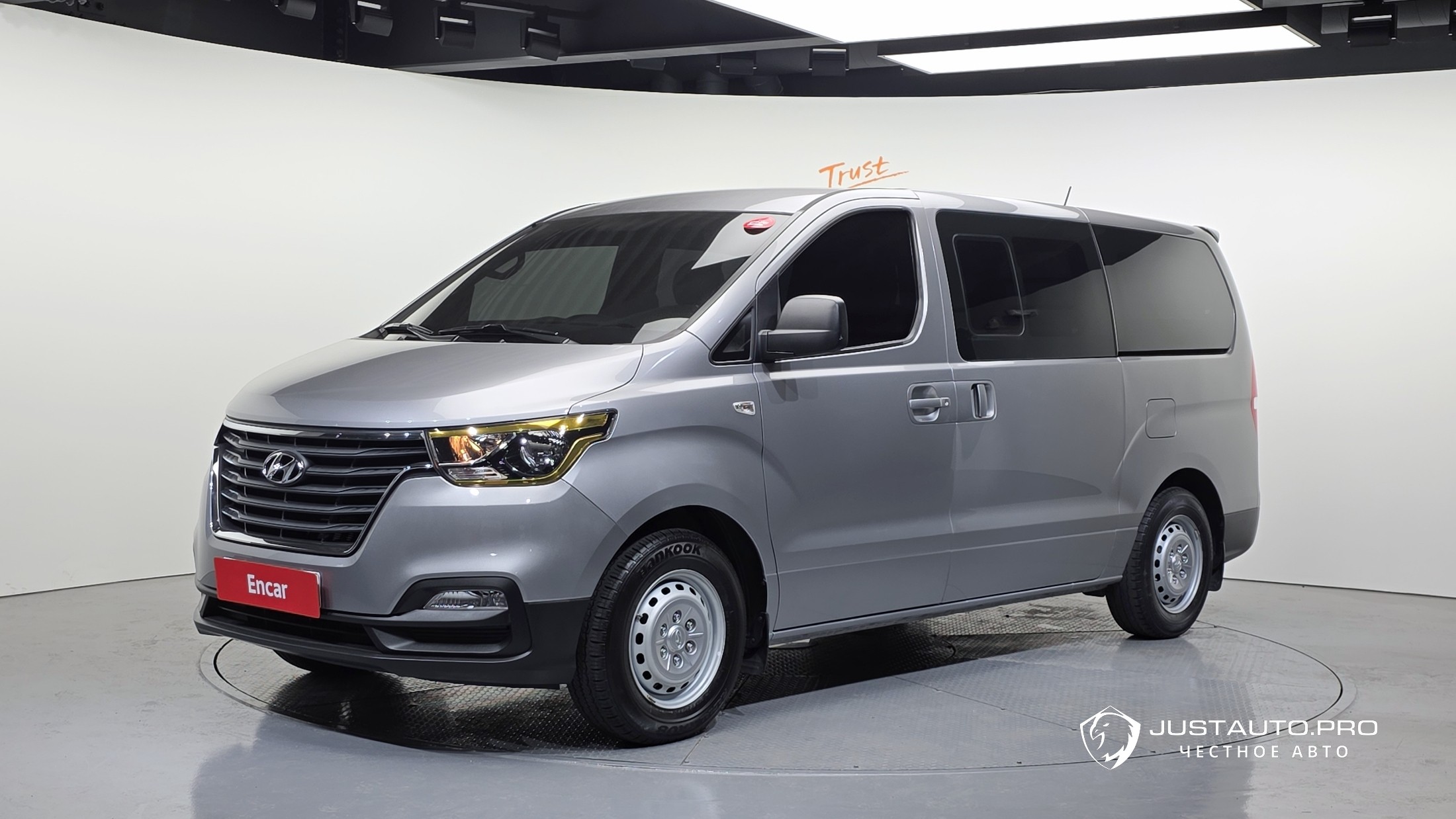 Автомобиль Hyundai Starex