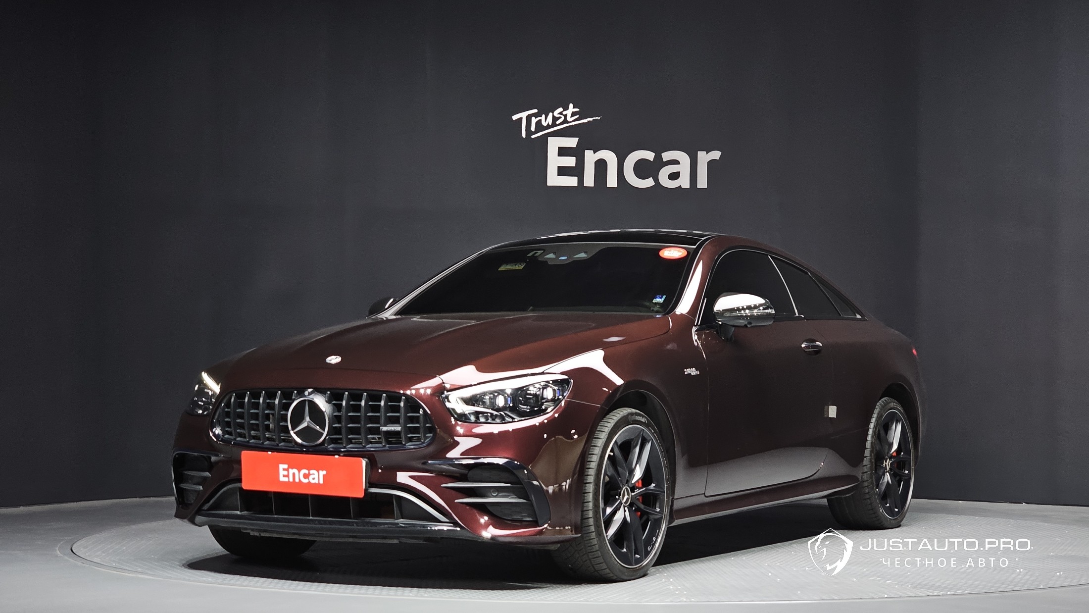 Автомобиль Mercedes-Benz E-Class