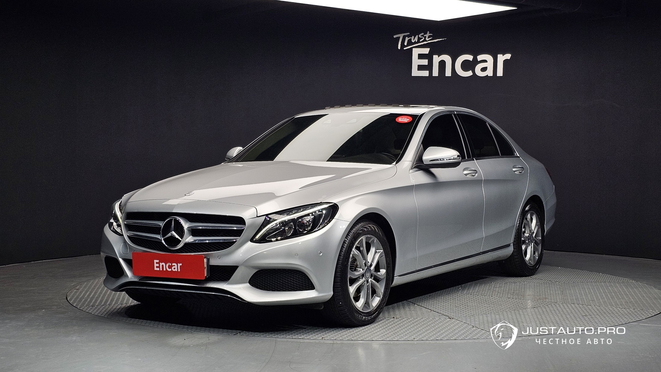 Автомобиль Mercedes-Benz C-Class
