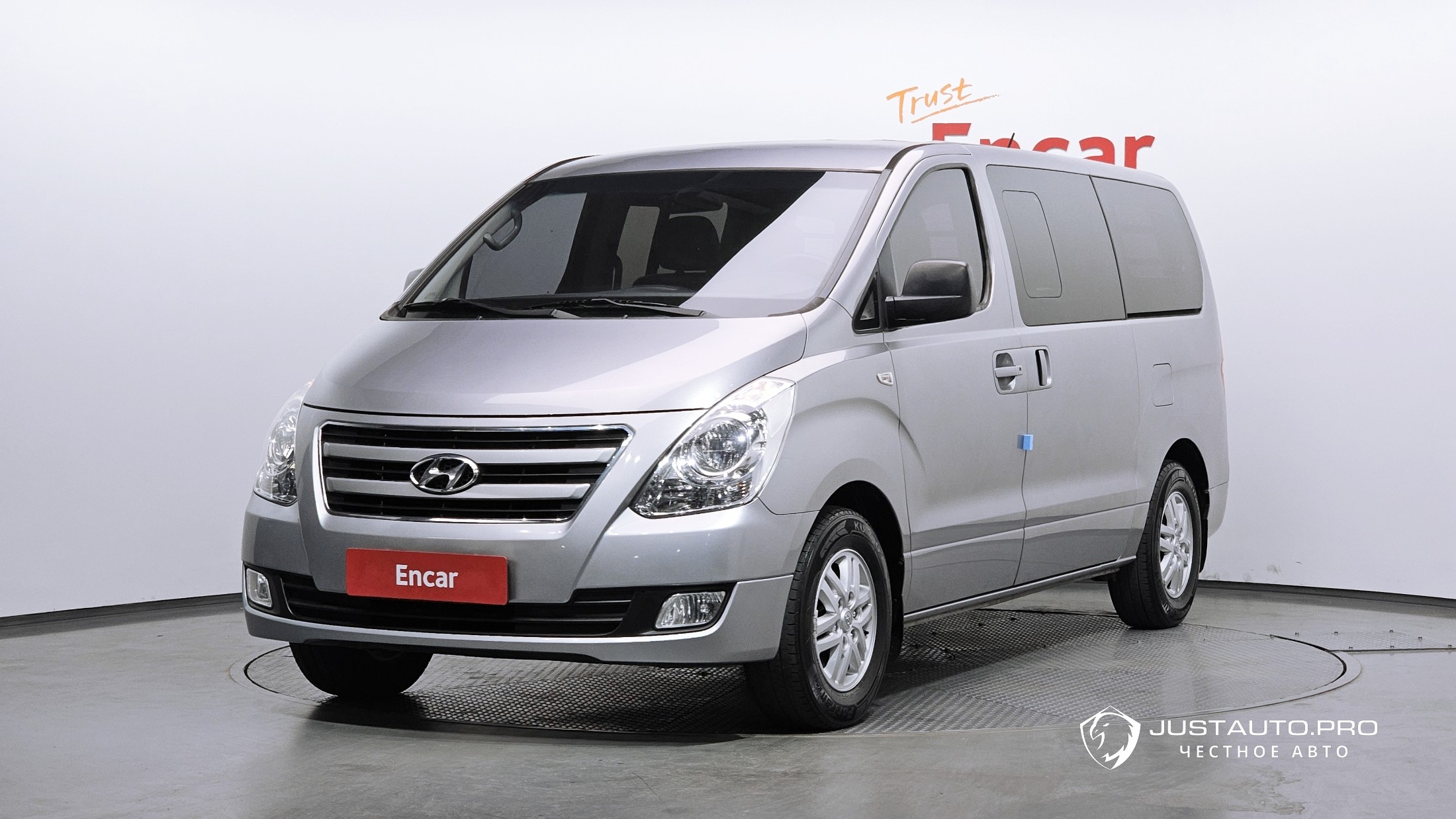 Автомобиль Hyundai Starex