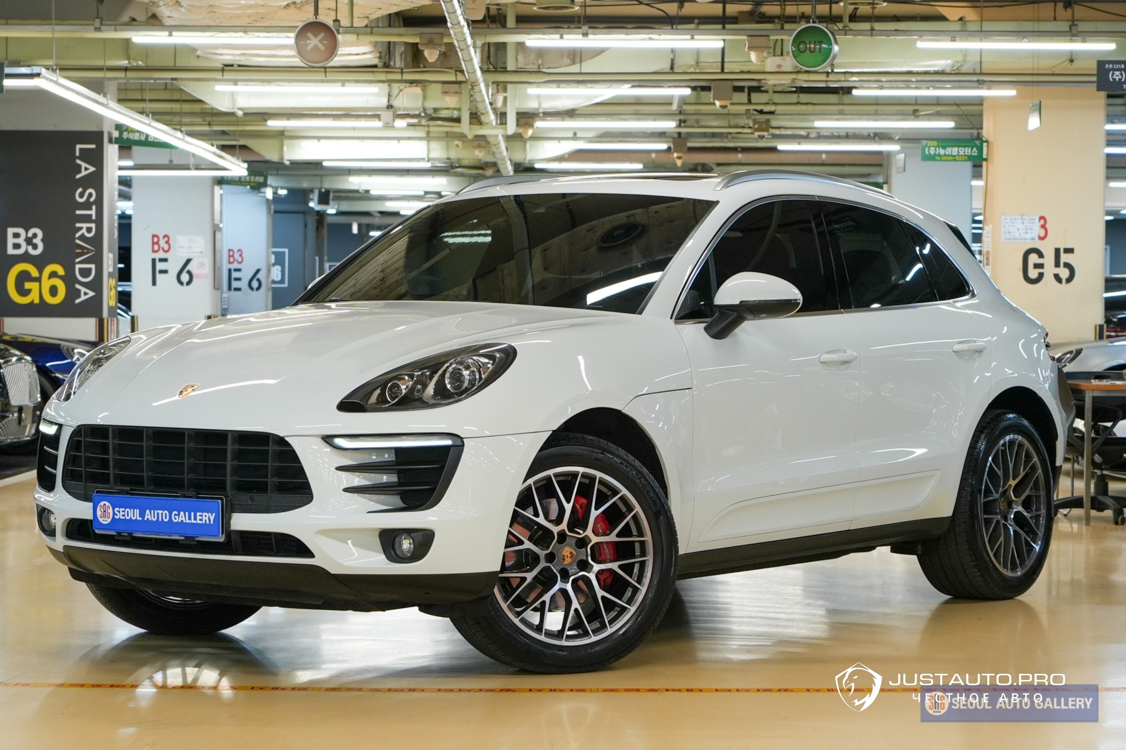 Автомобиль Porsche Macan