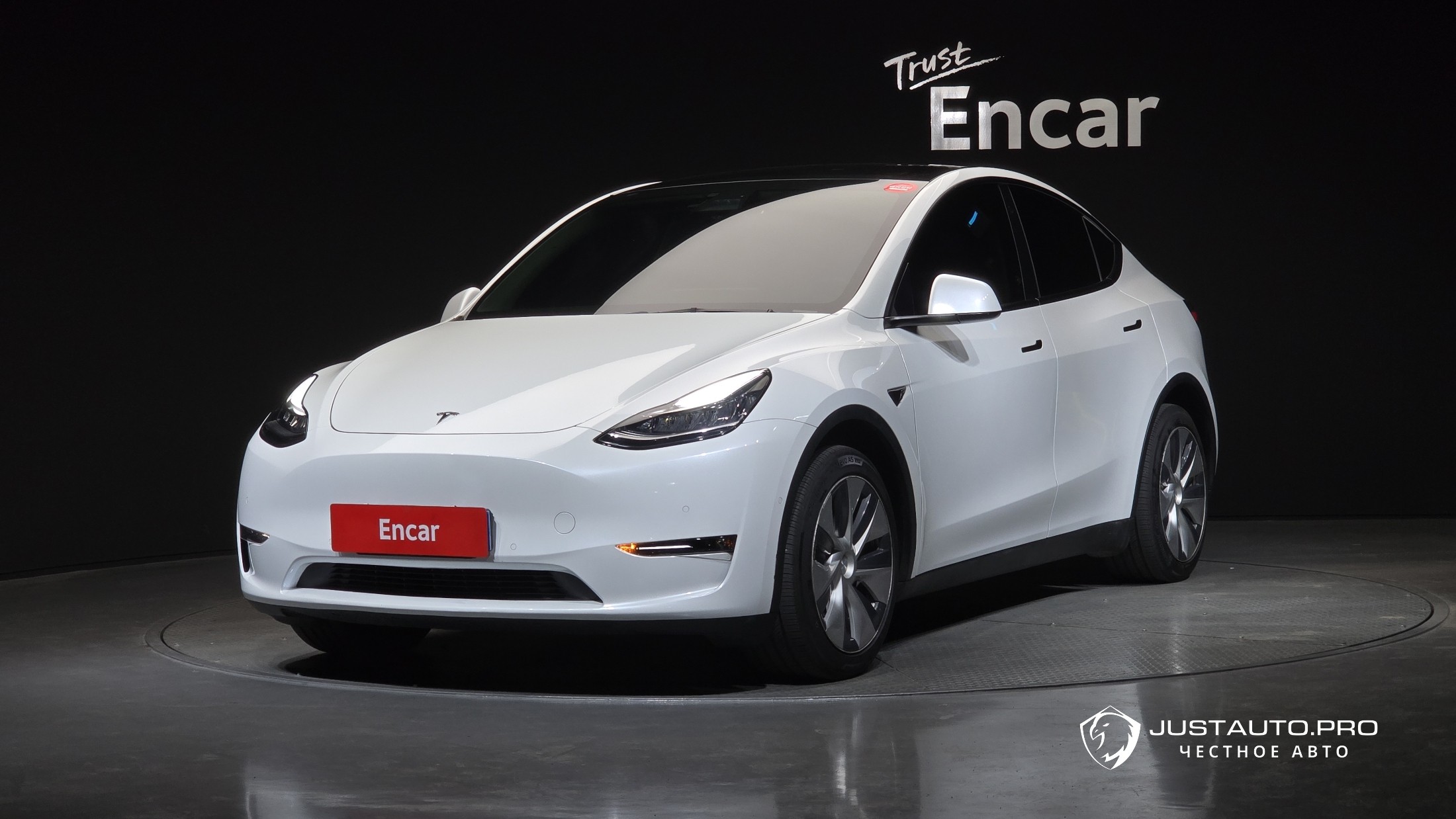Автомобиль Tesla Model Y